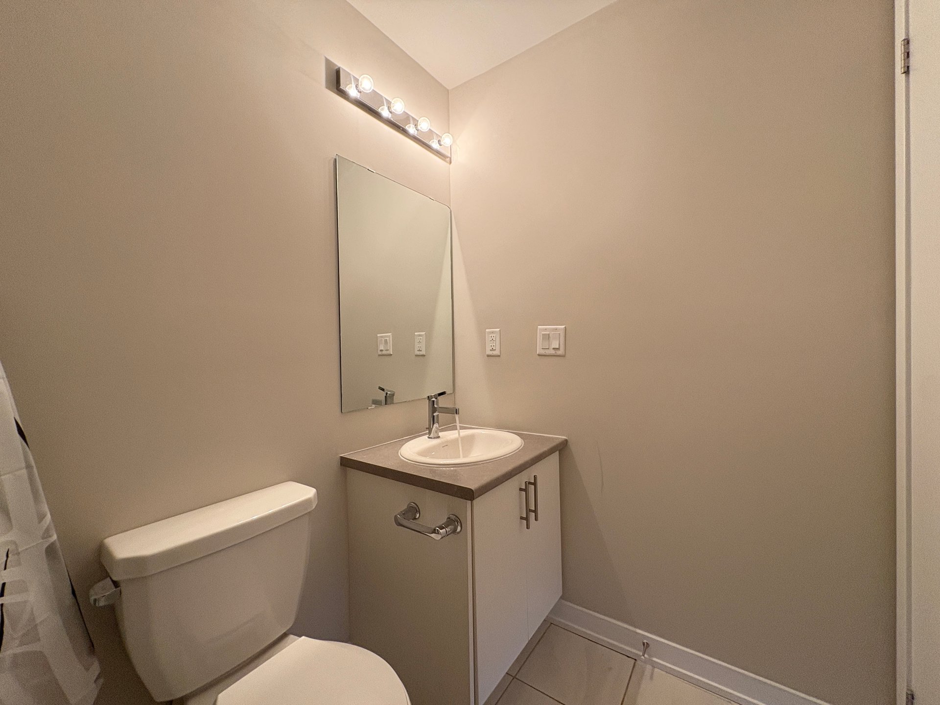 3401 Ridgeway Drive Unit: 307