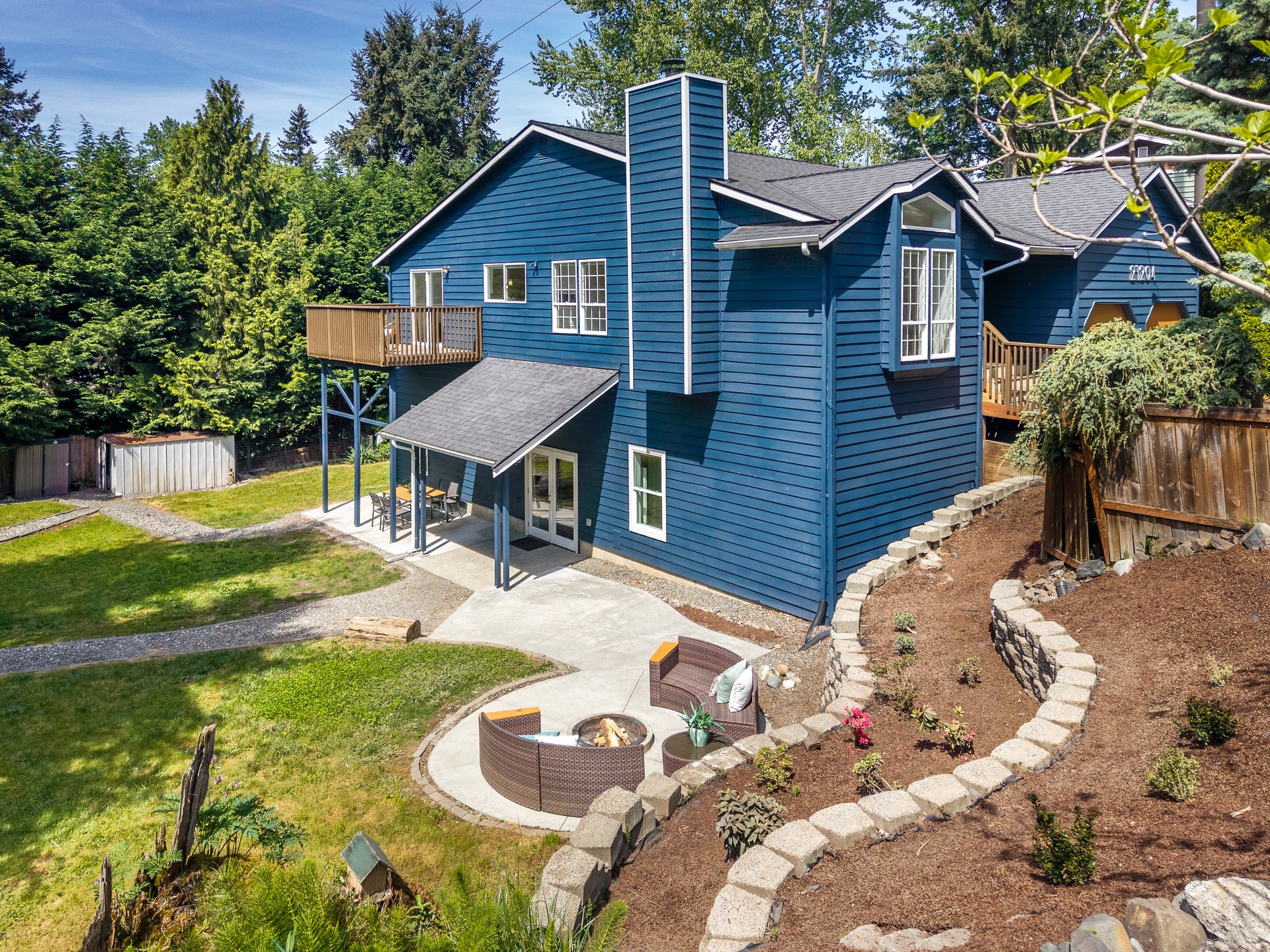 Expansive Lynnwood Living
