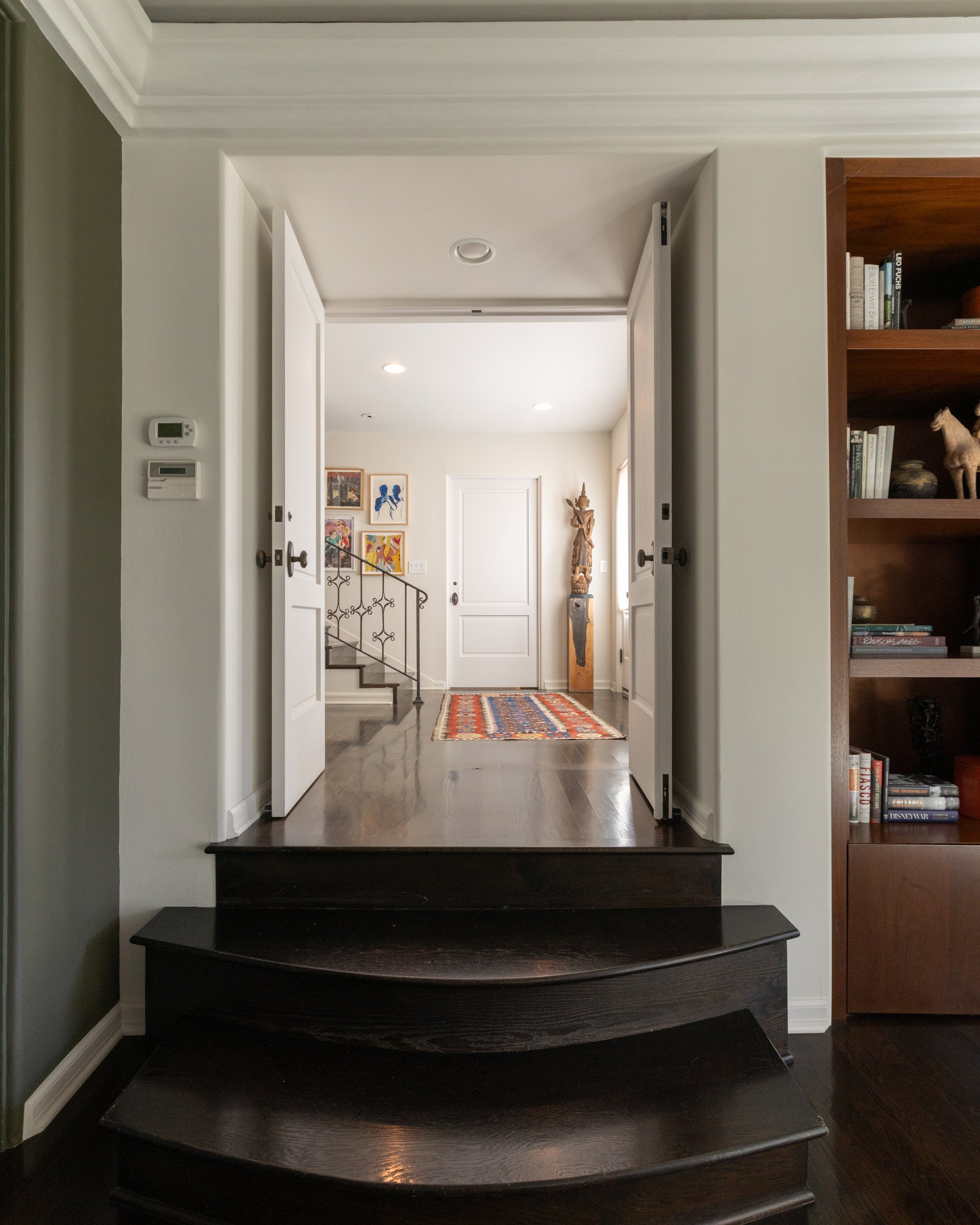 6964 Los Tilos Rd, Hollywood Hills