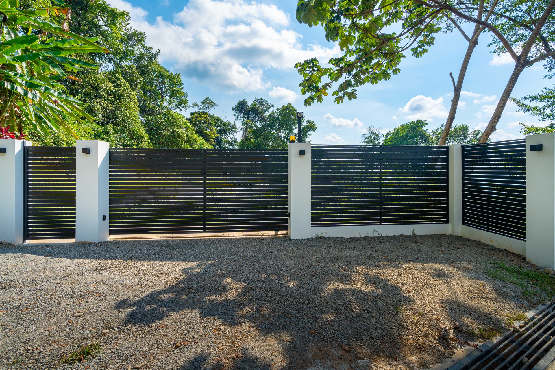 Luxury 4-Bed Home with Ocean & Jungle Views in Ojochal
