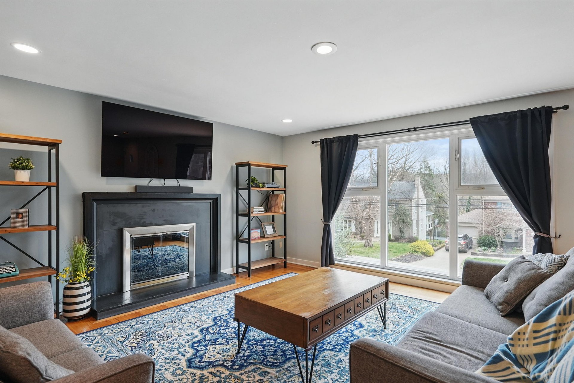 1450 Mohican Dr