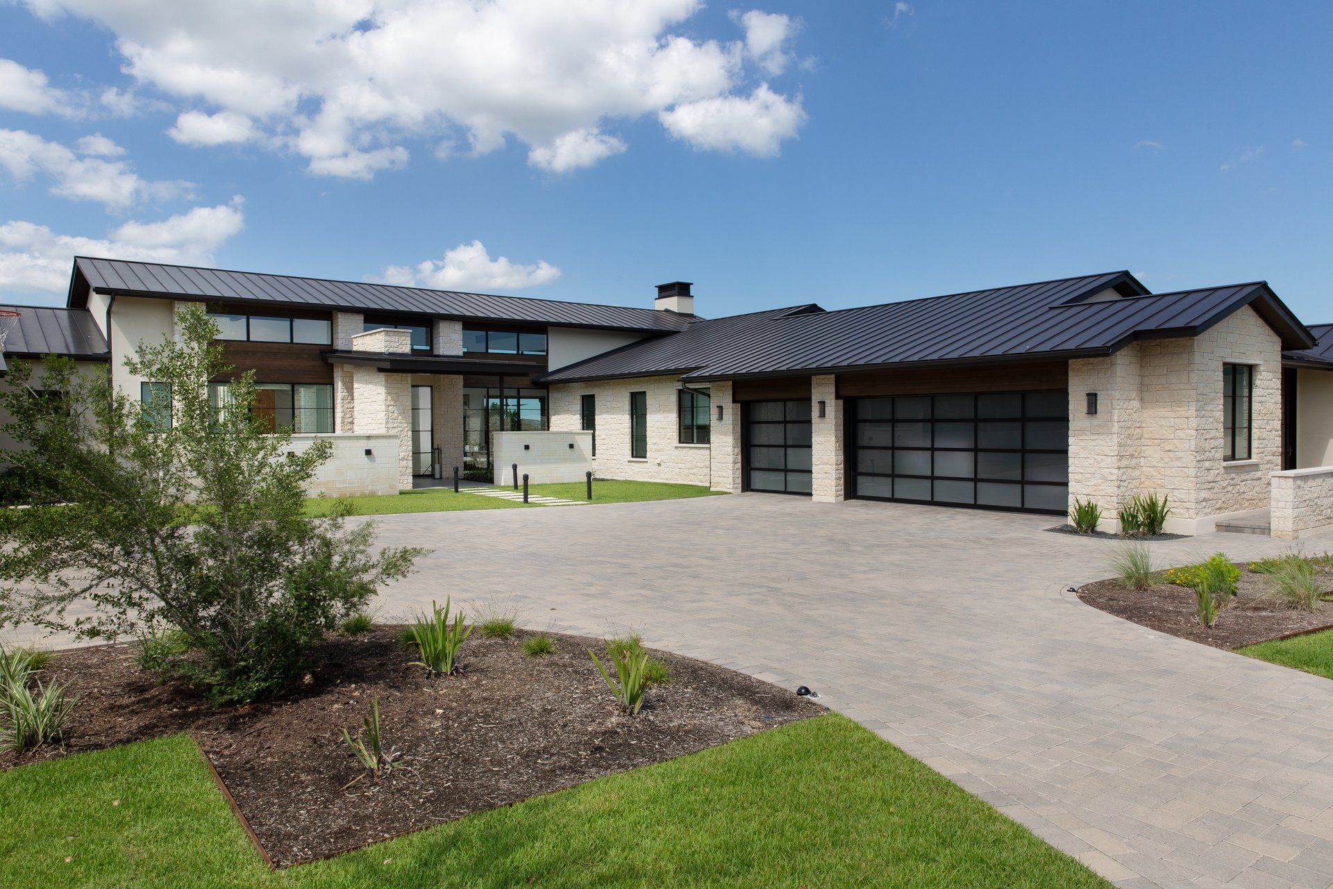Contemporary Design & Spectacular Views
