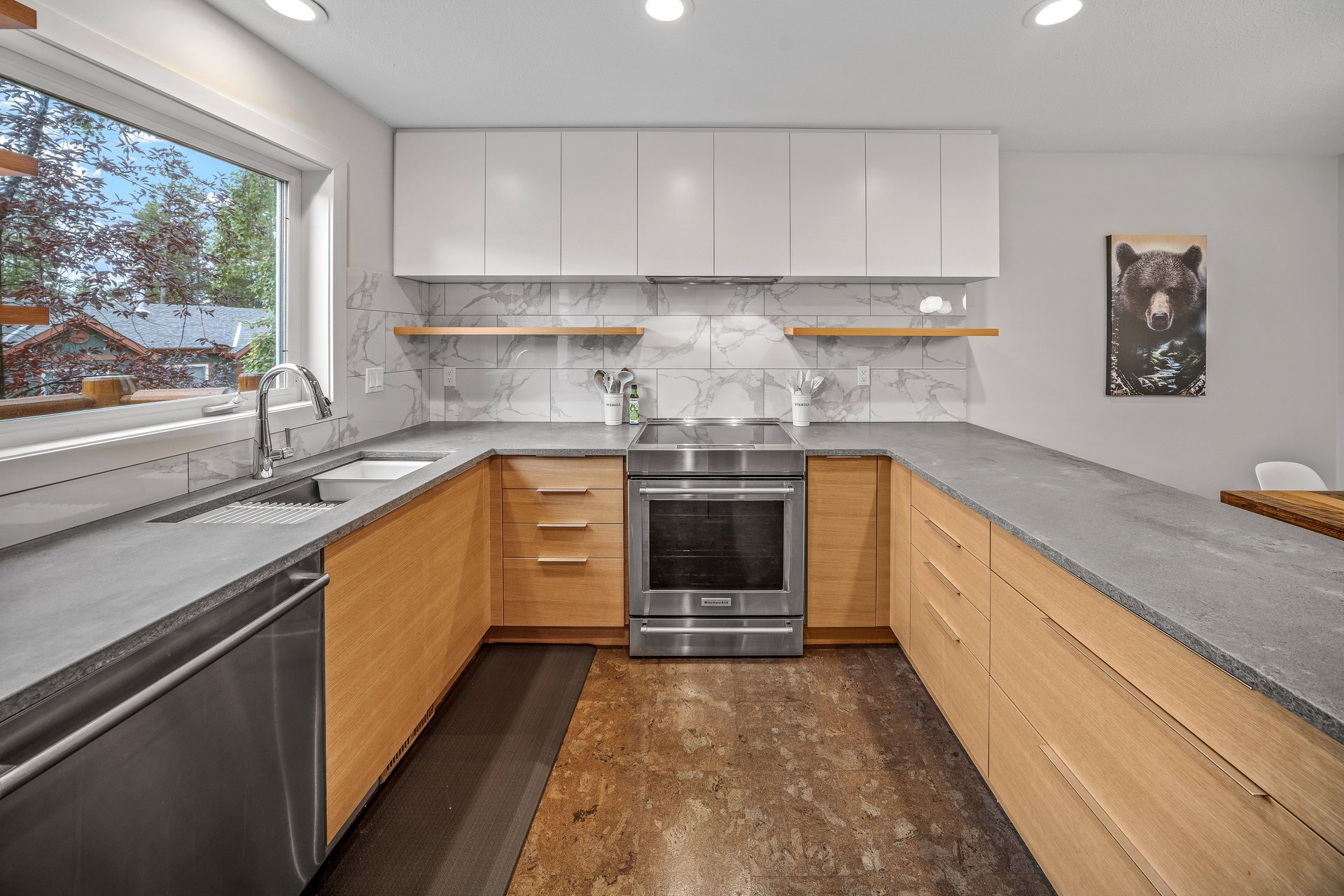 1022 Rundleview Drive Unit: 27
