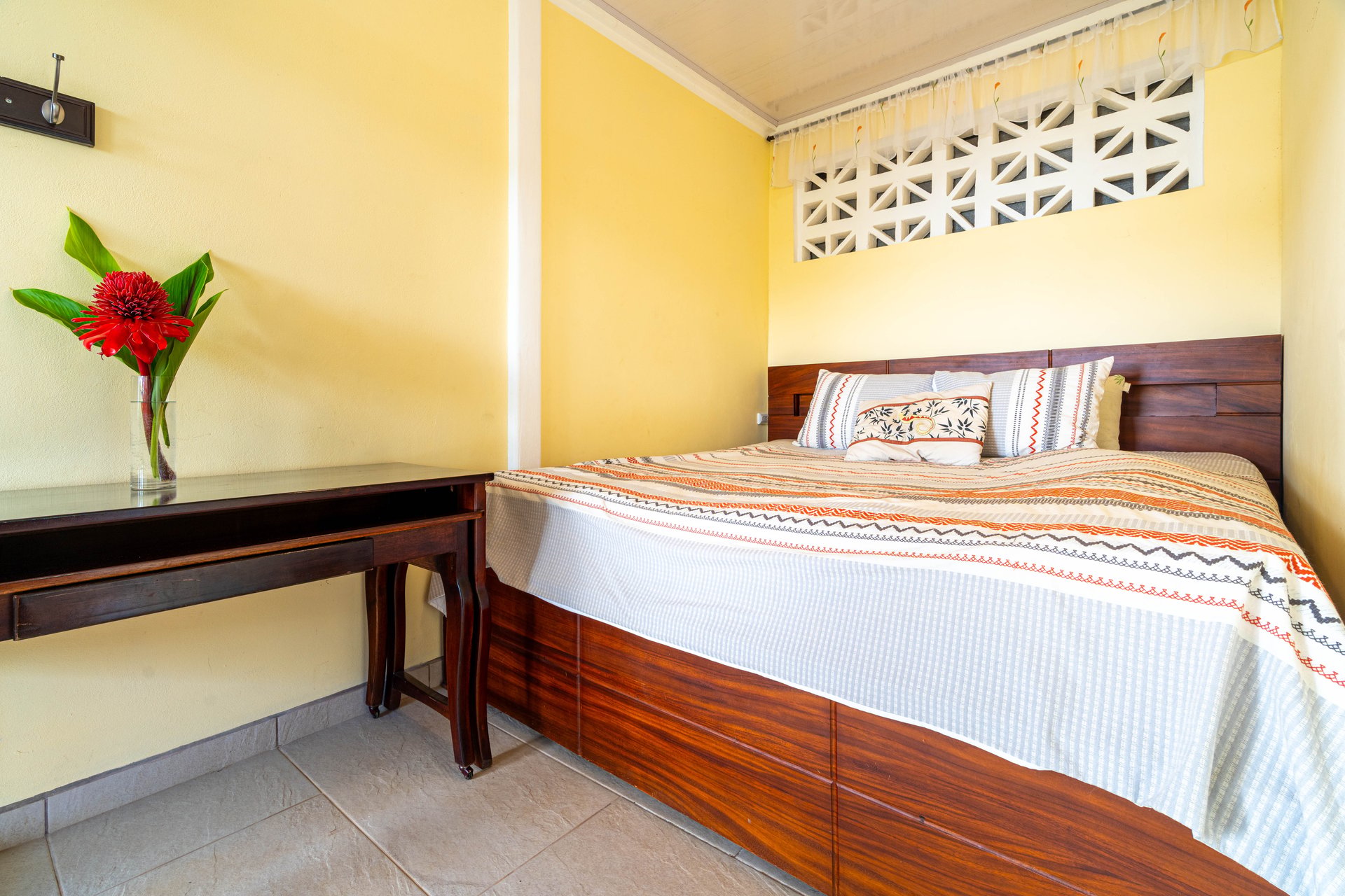 Expansive Ocean Views, Central Ojochal - 3 bed, 3 bath!