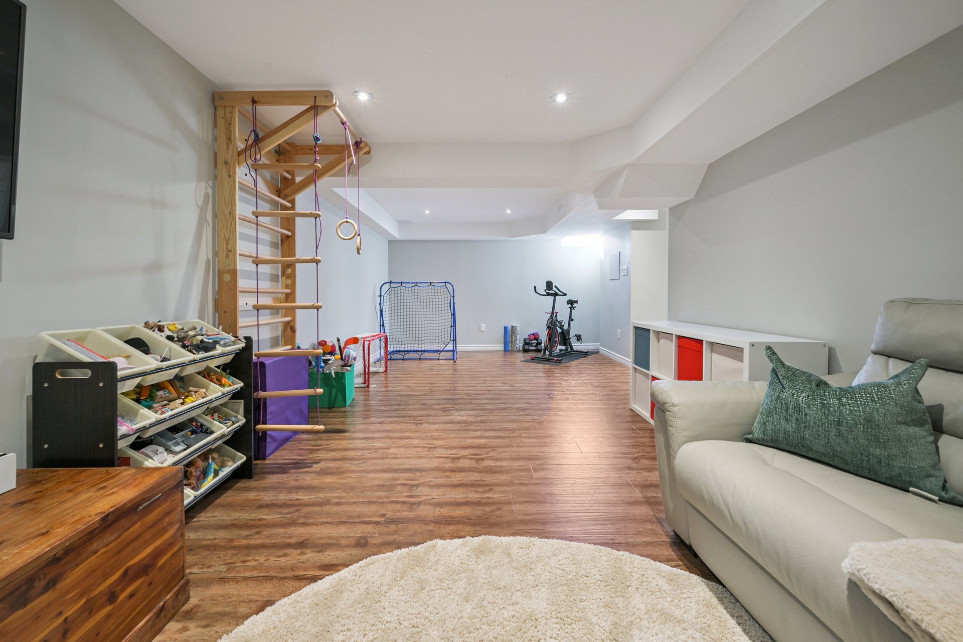 Sun-Filled Sophistication on a Rare Pie-Shaped Lot in West Oak Trails