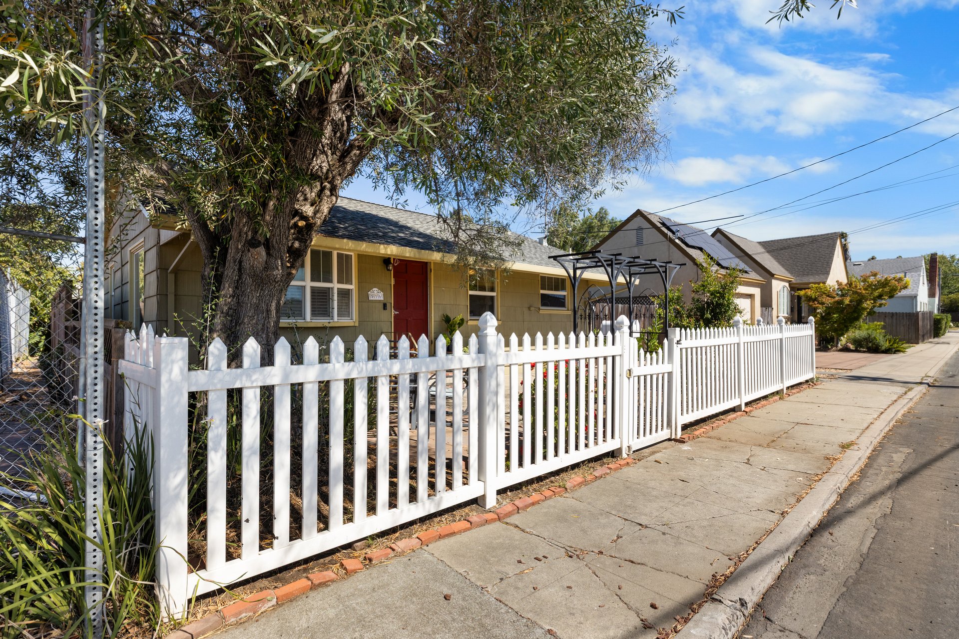 516 Suisun St