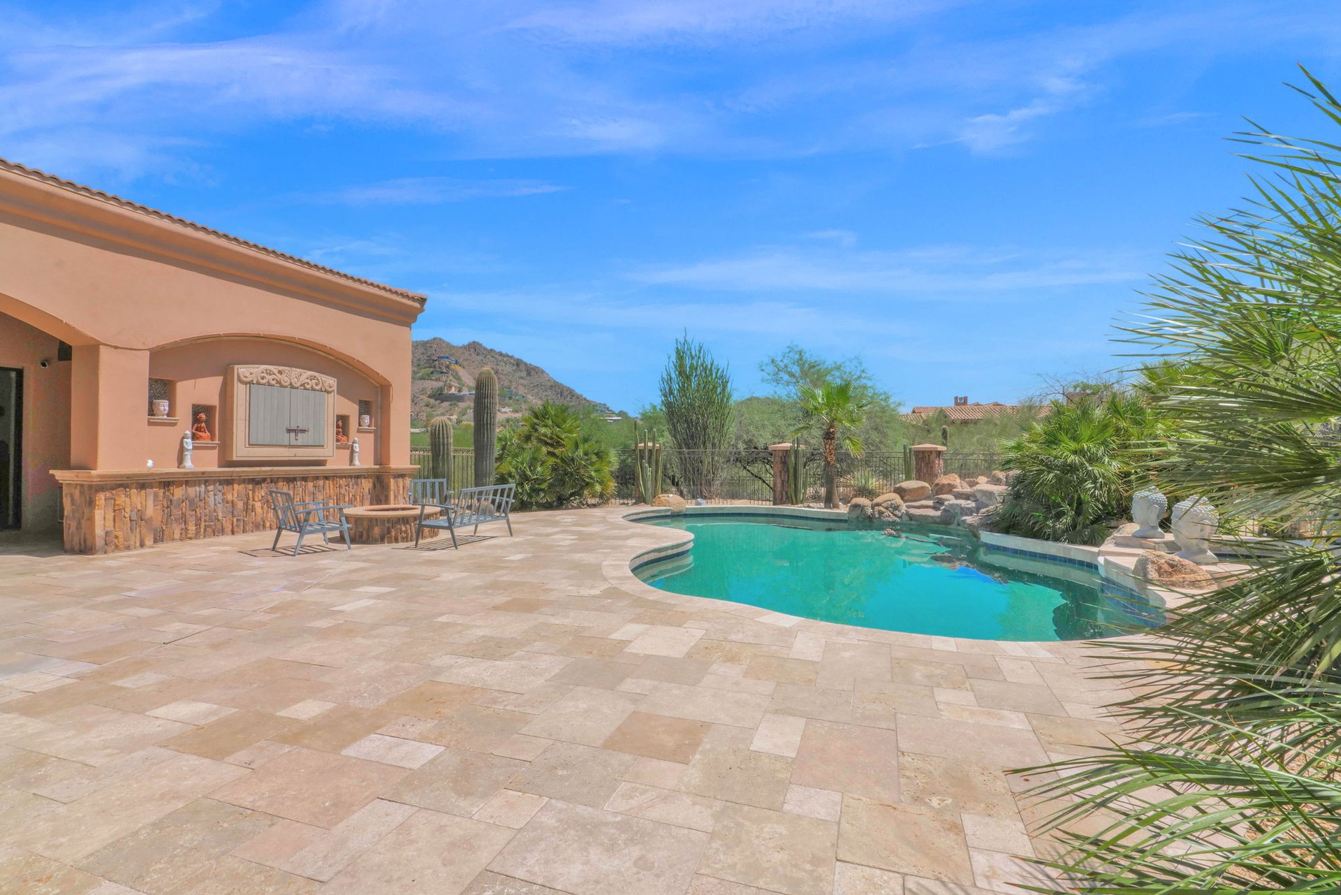 4141 E LAKESIDE Lane