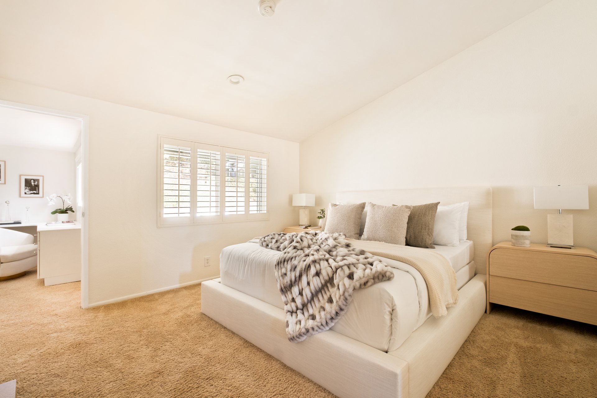 20607 Martha St, Woodland Hills
