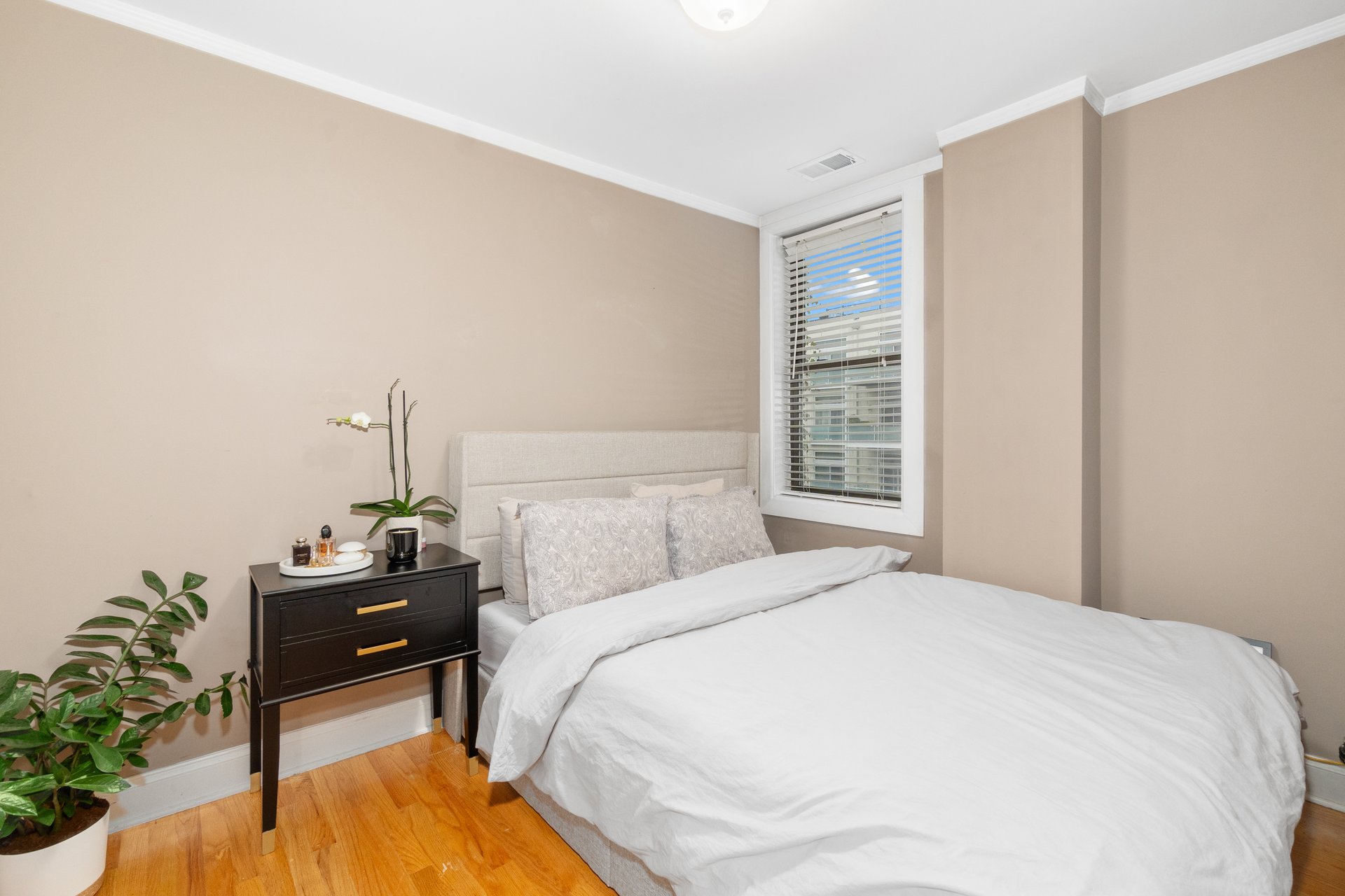 4144 N Sheridan Rd 303