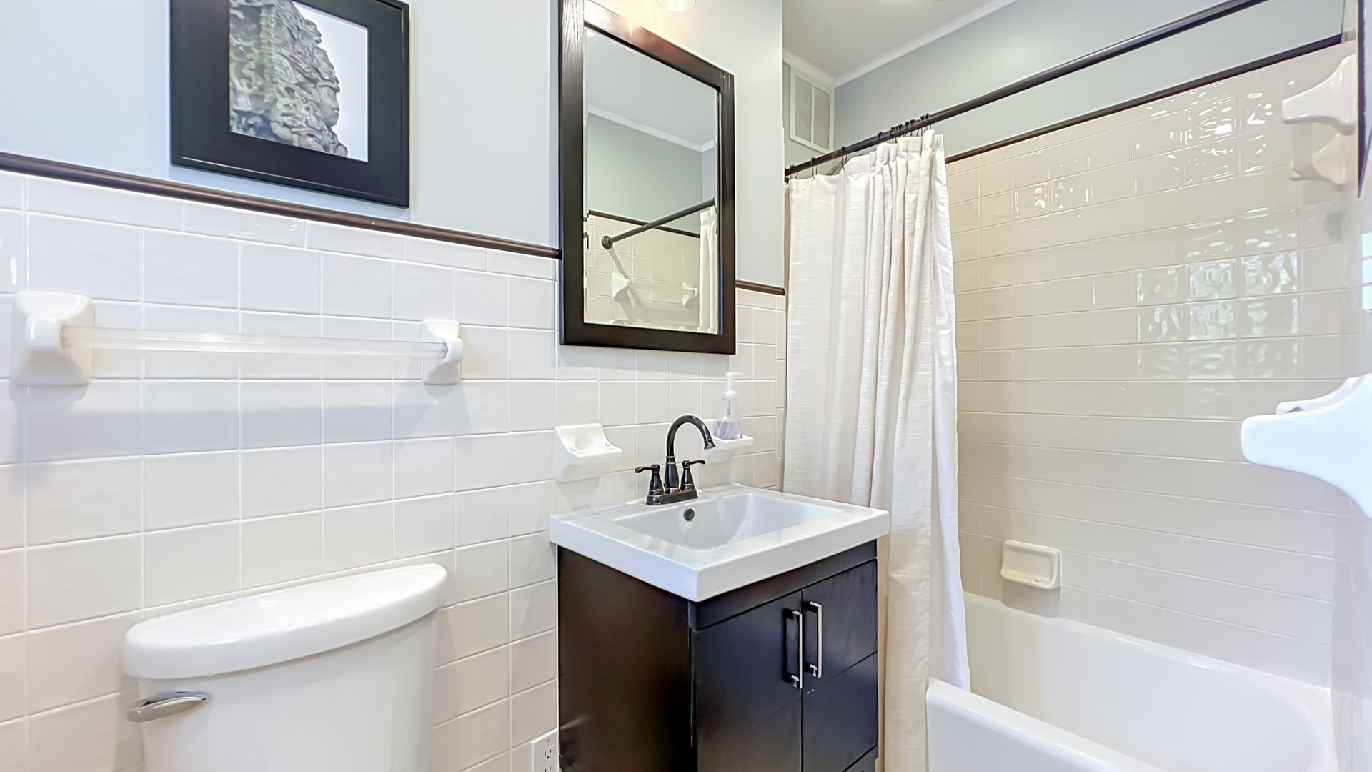 Three-Bedroom Two-Bathroom Bungalow in Orlando's Beverly Shores