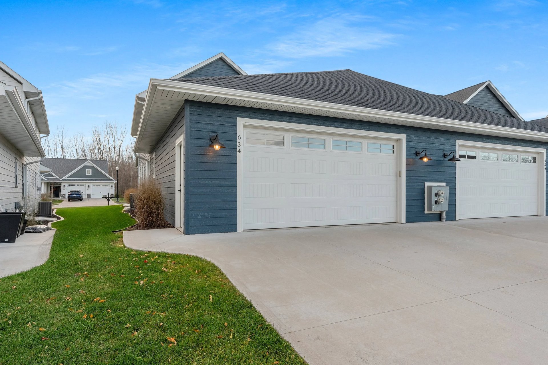 Ellis Hills - Howard Condo