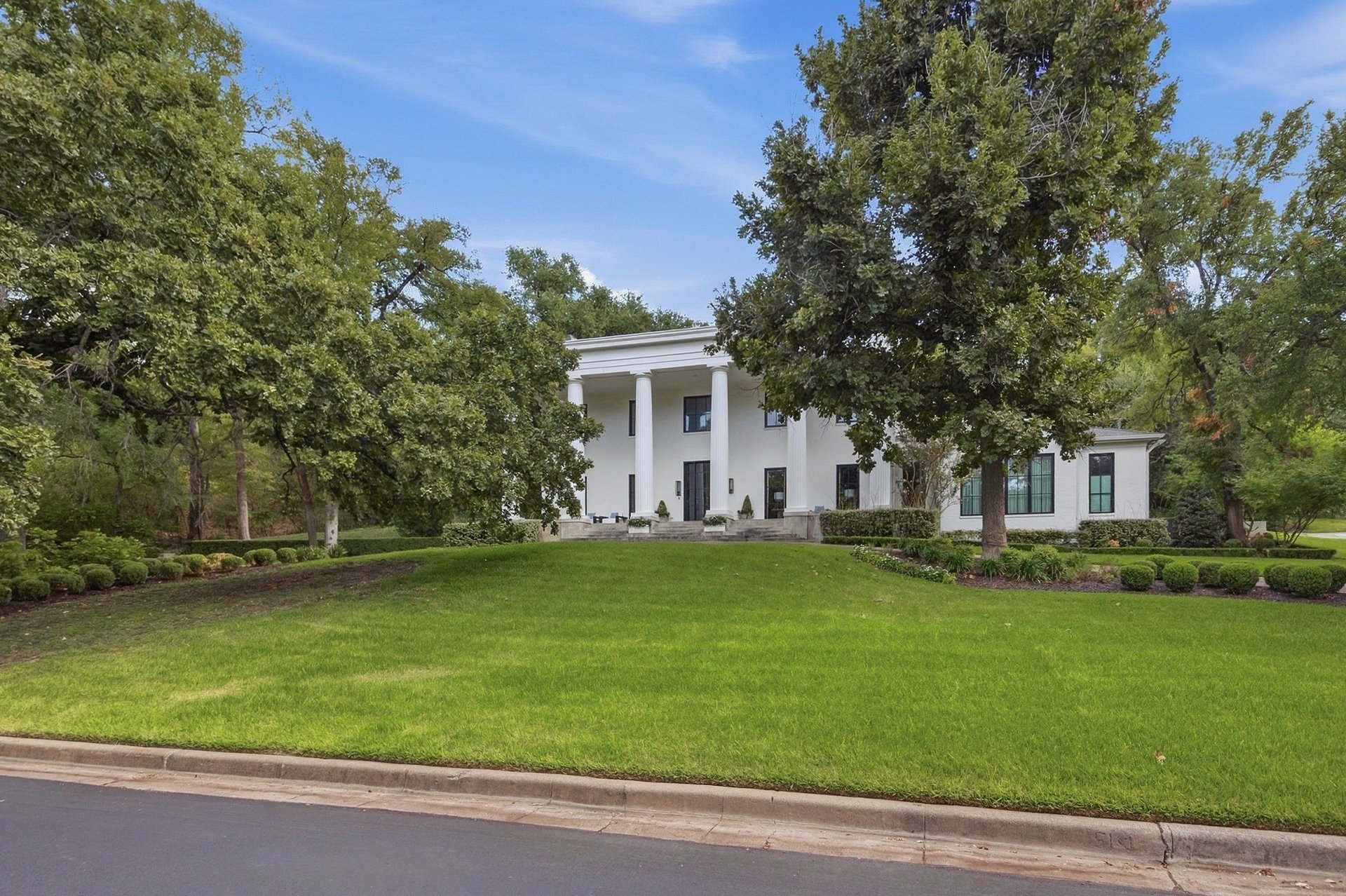 6125 Westover Drive