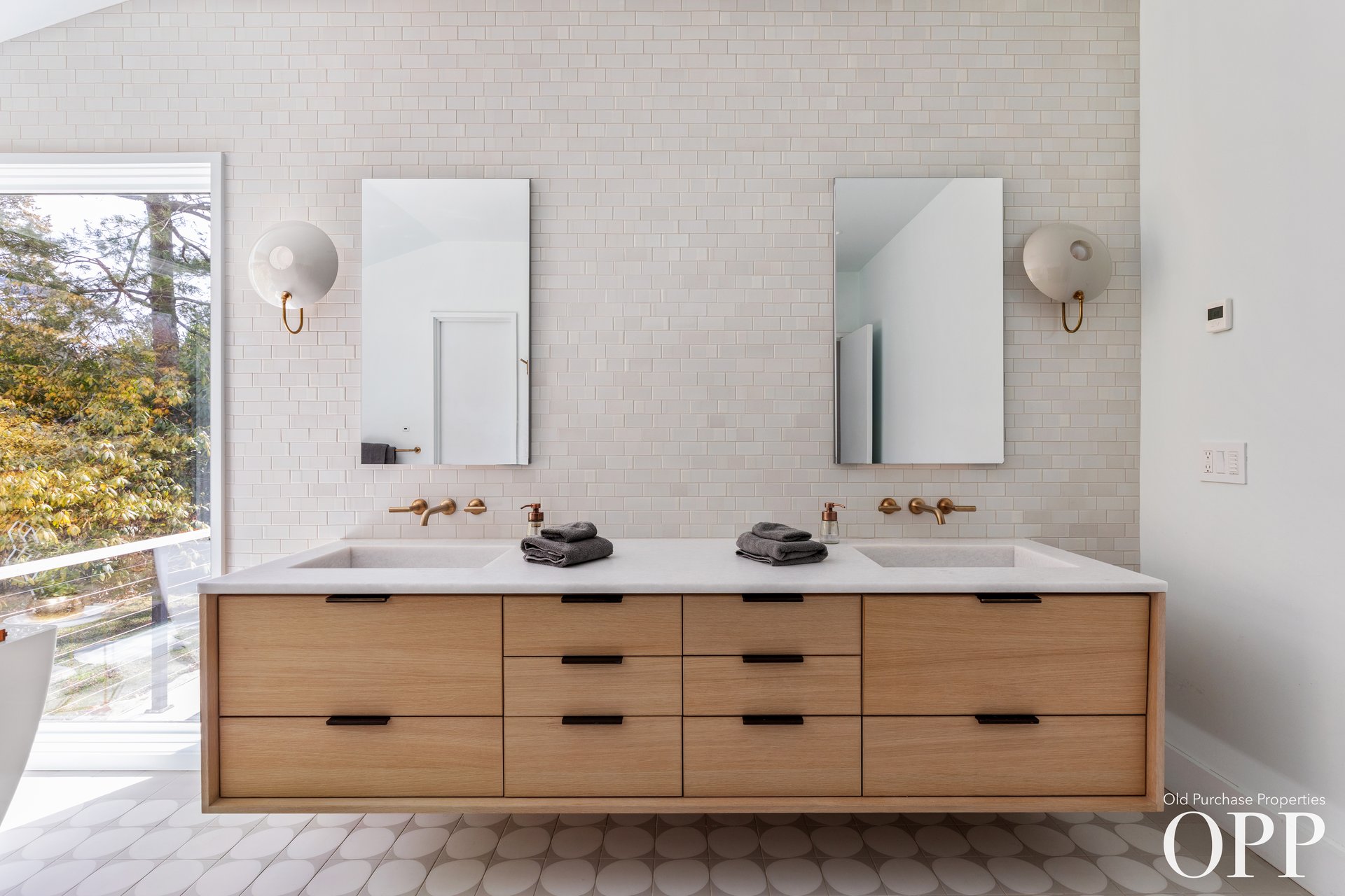 Mid-Century Modern Escape in South Bellport Village