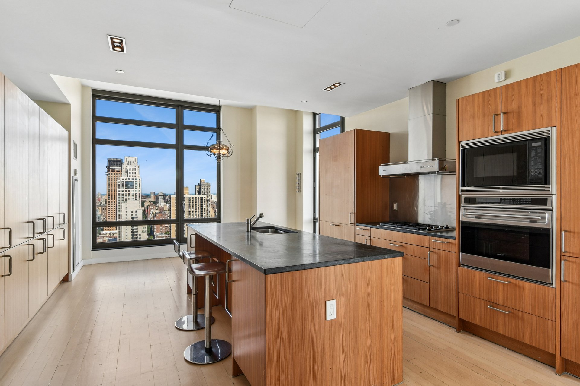 450 East 83rd Street PH2A