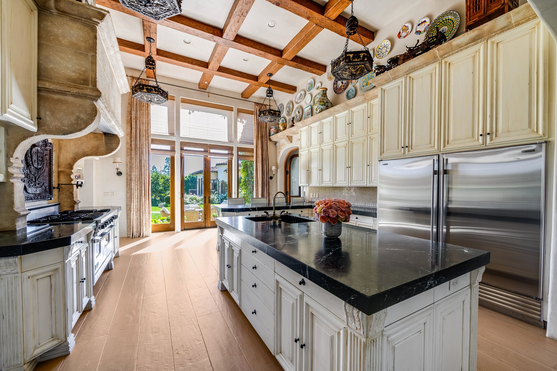 1550 Amalfi DR
