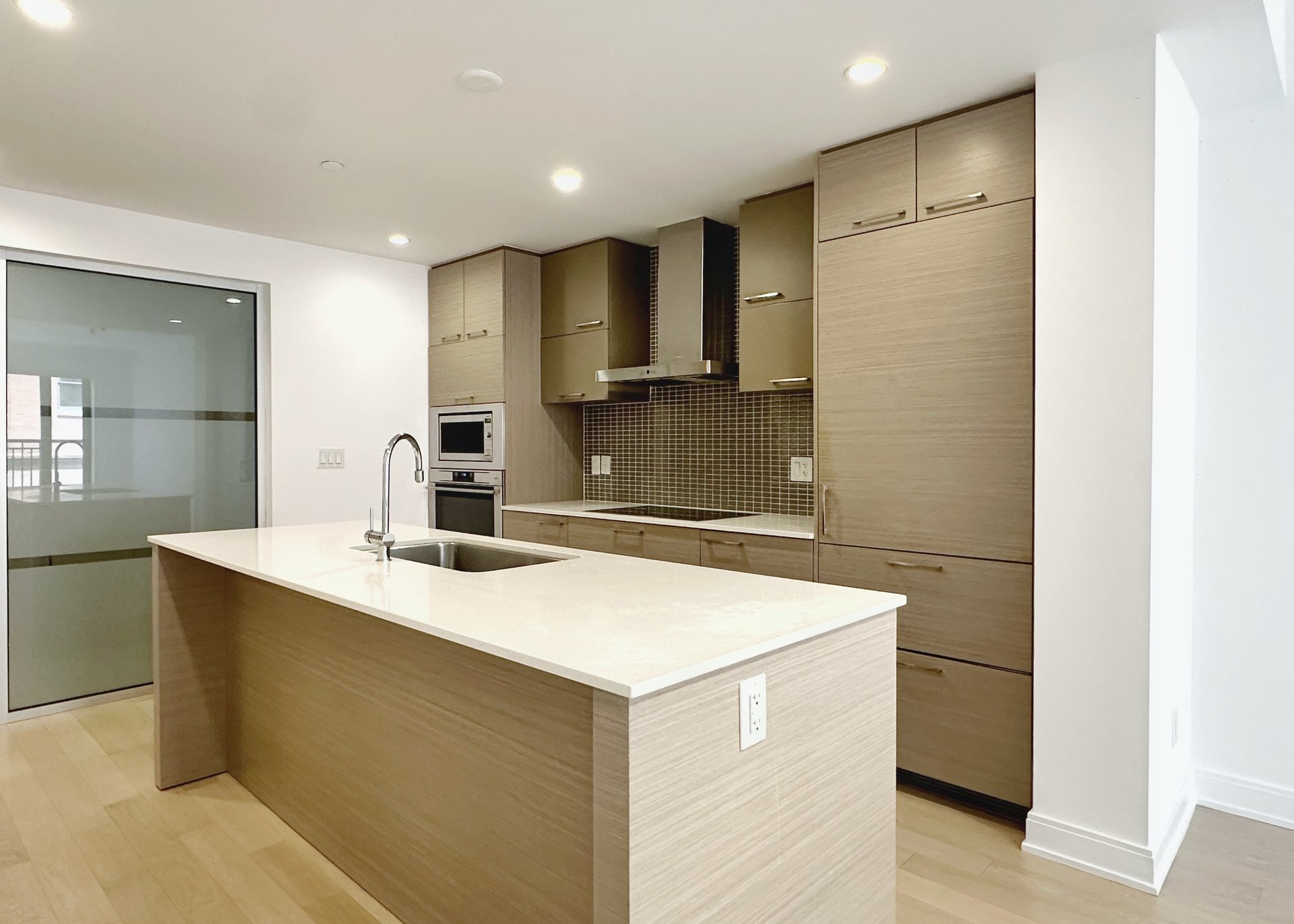 519- 55 Front Street E