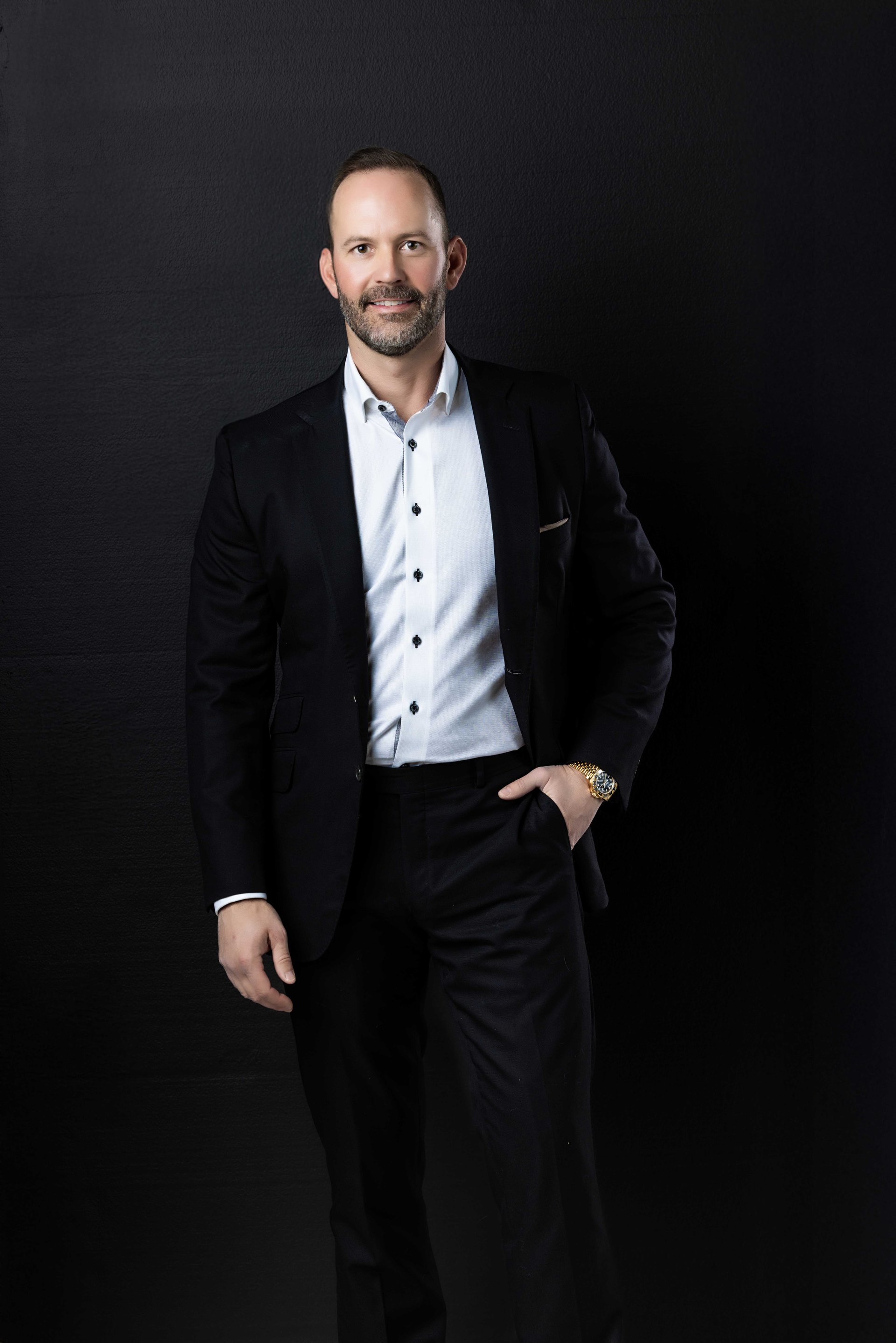 Garrett Jones - 8z Real Estate