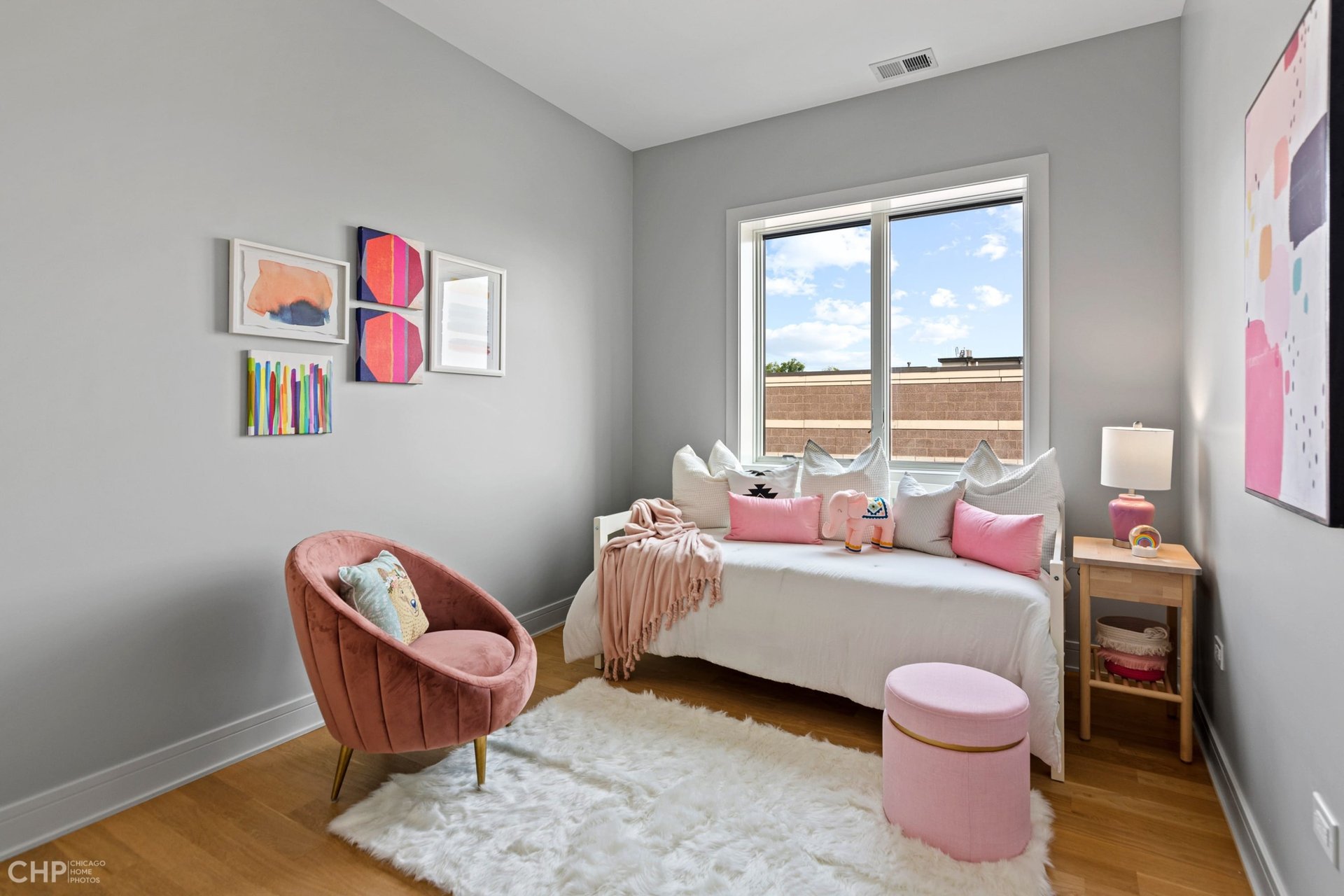 Private Roof Deck with City Views in Logan Square: 1717 Humboldt #3S