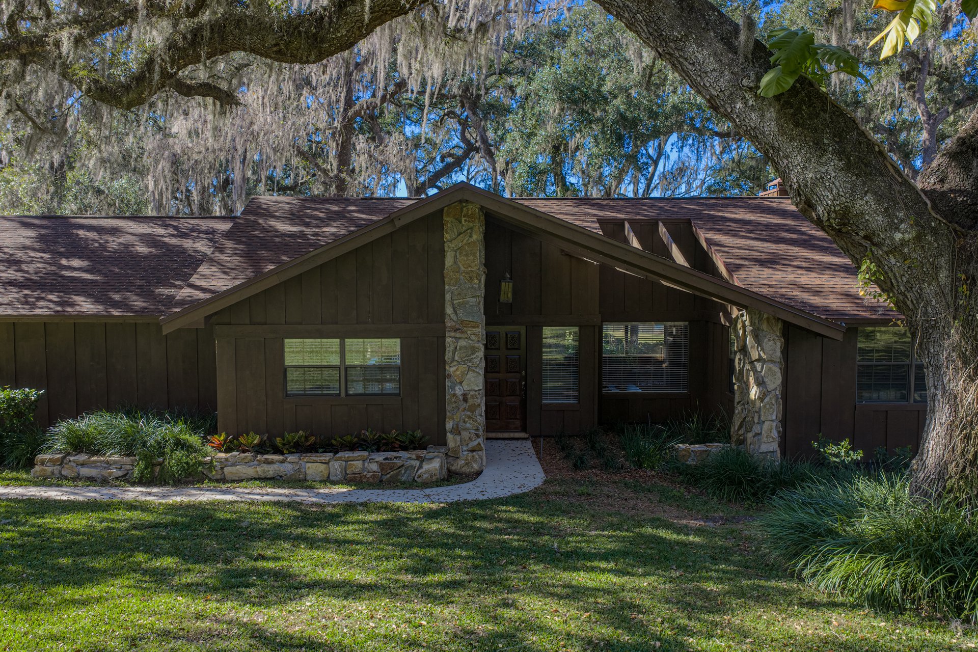 11045 FORT KING RD