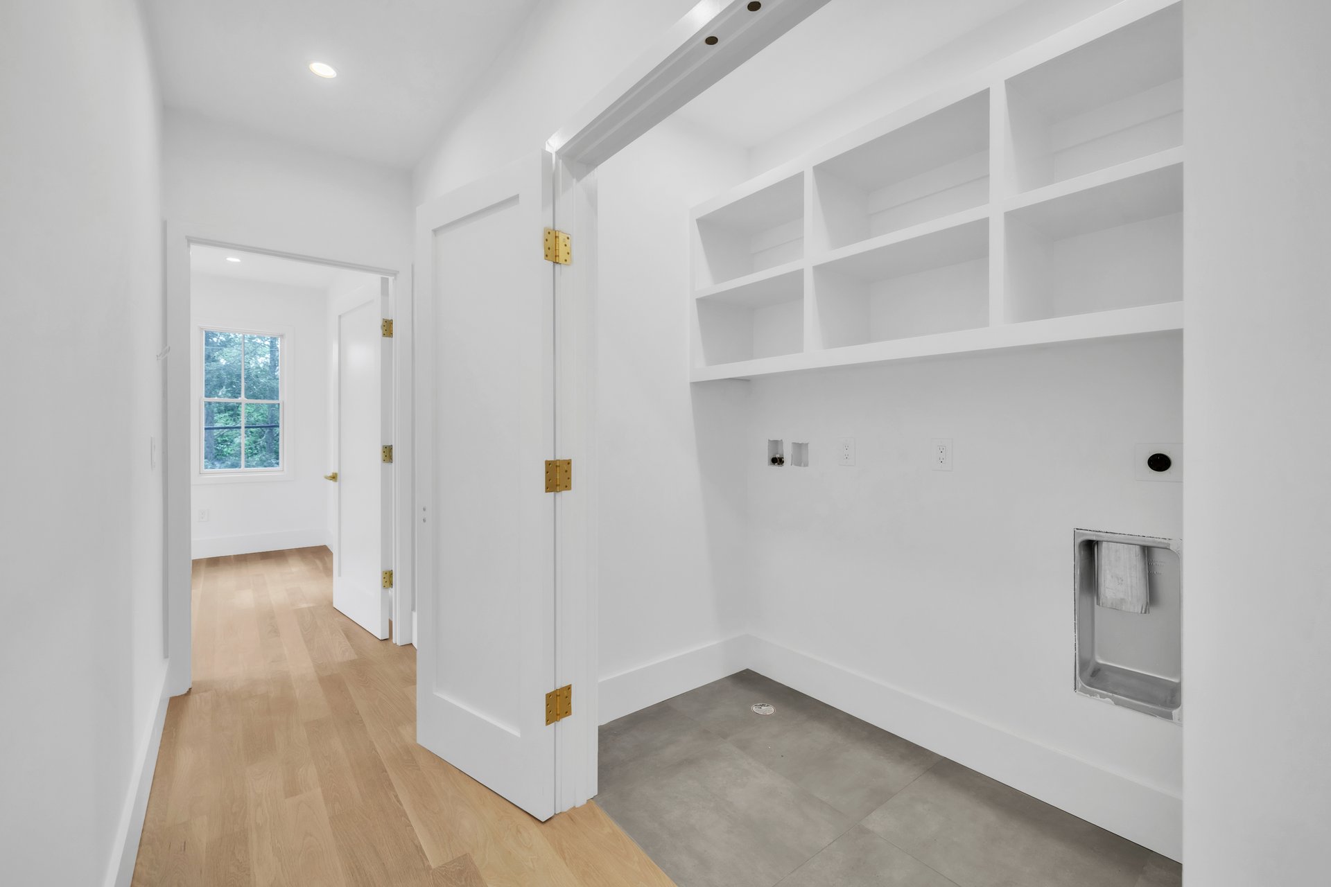 East Ave, Unit B 
