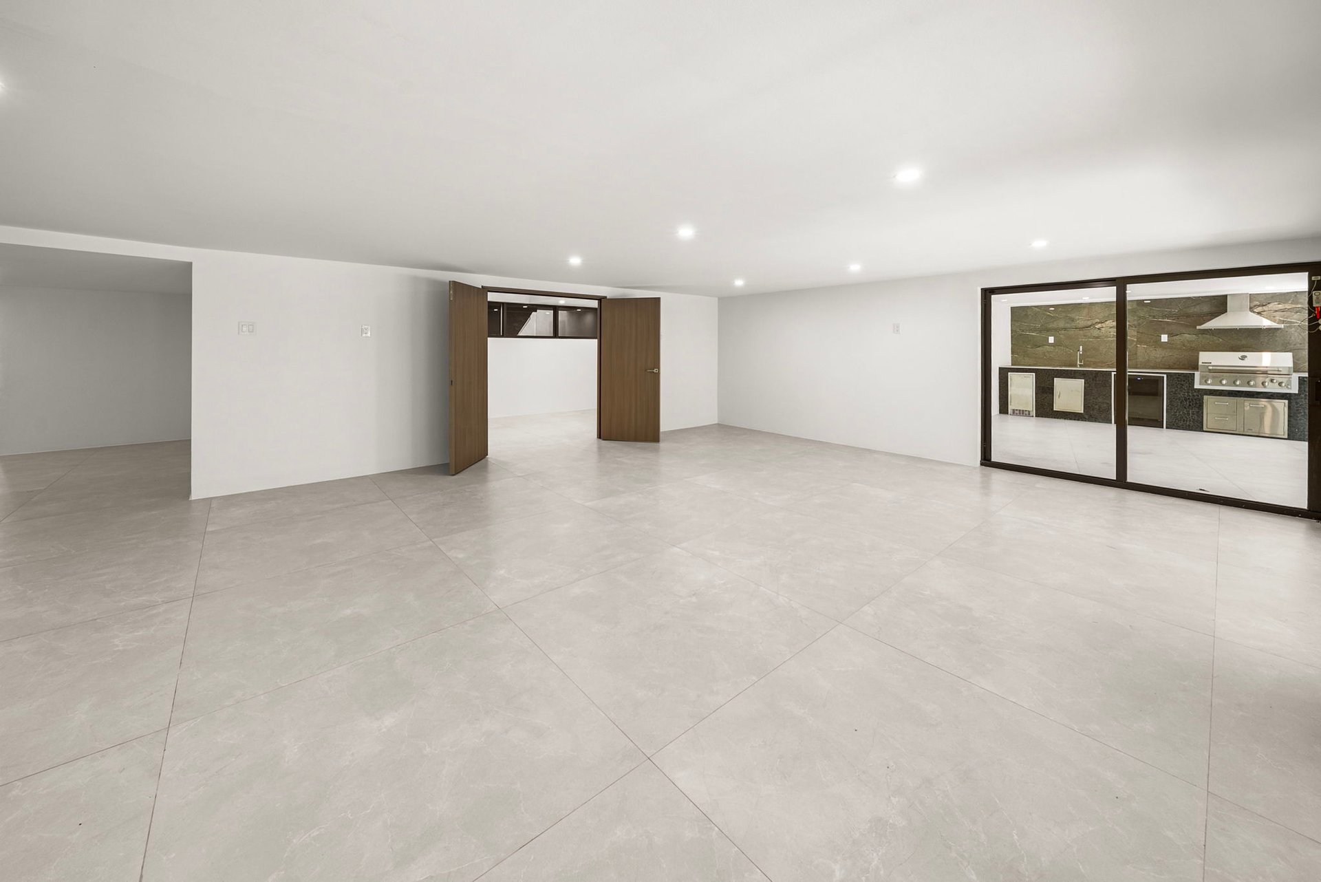 900 NE 75th St