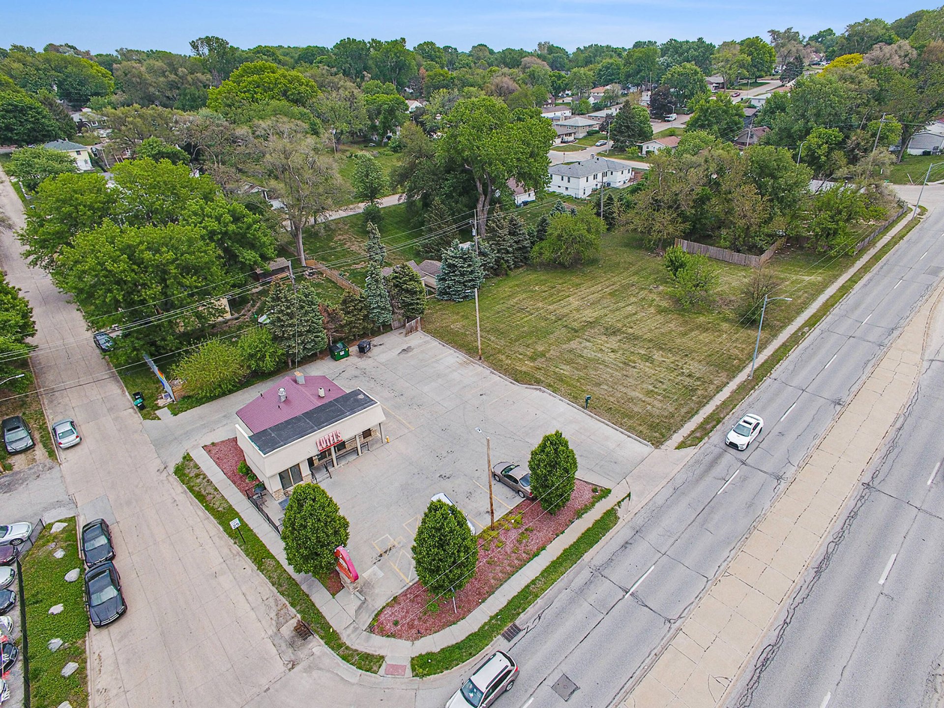 2527 N 72nd St