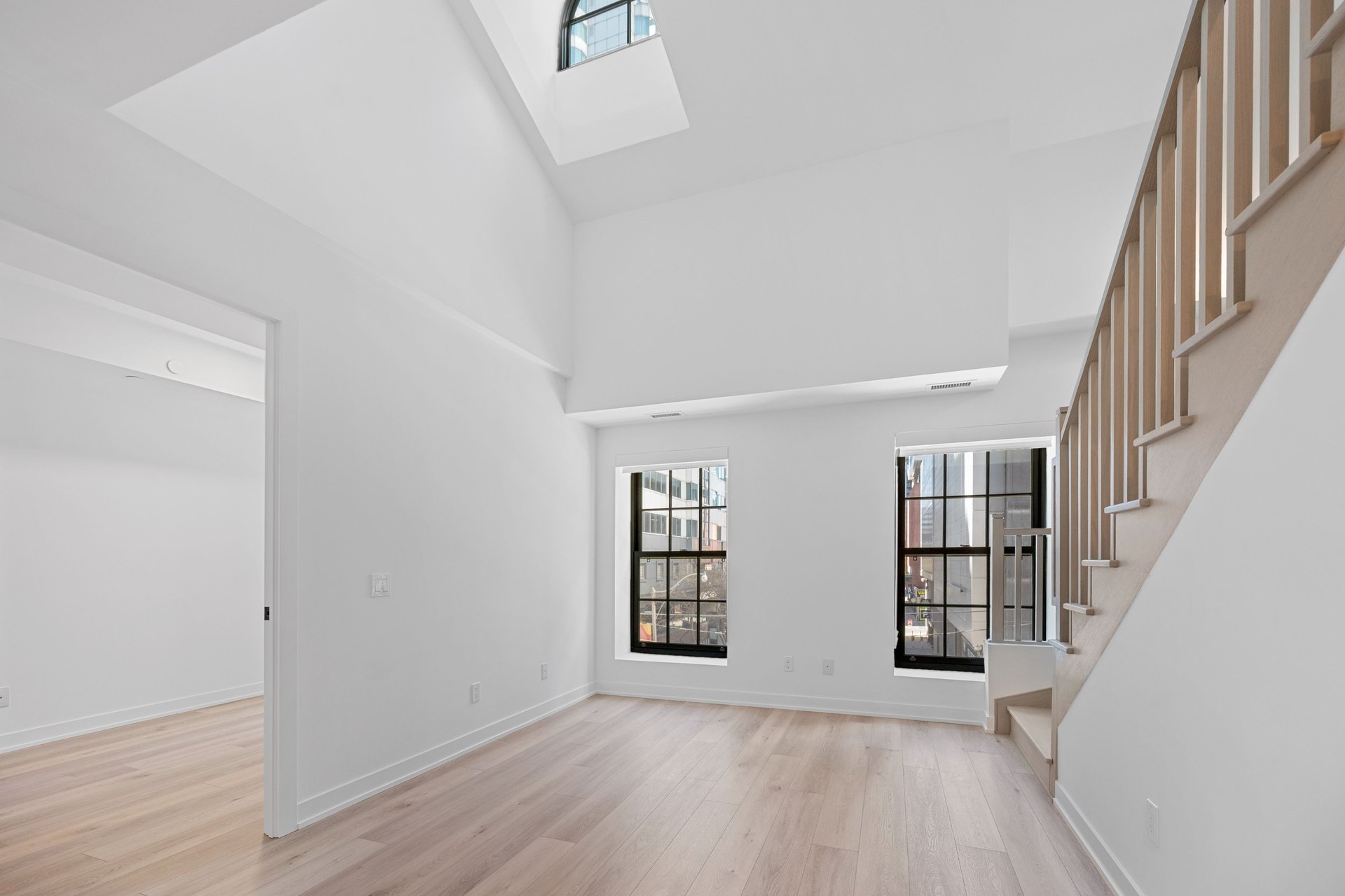 327 King Street W Unit: 306