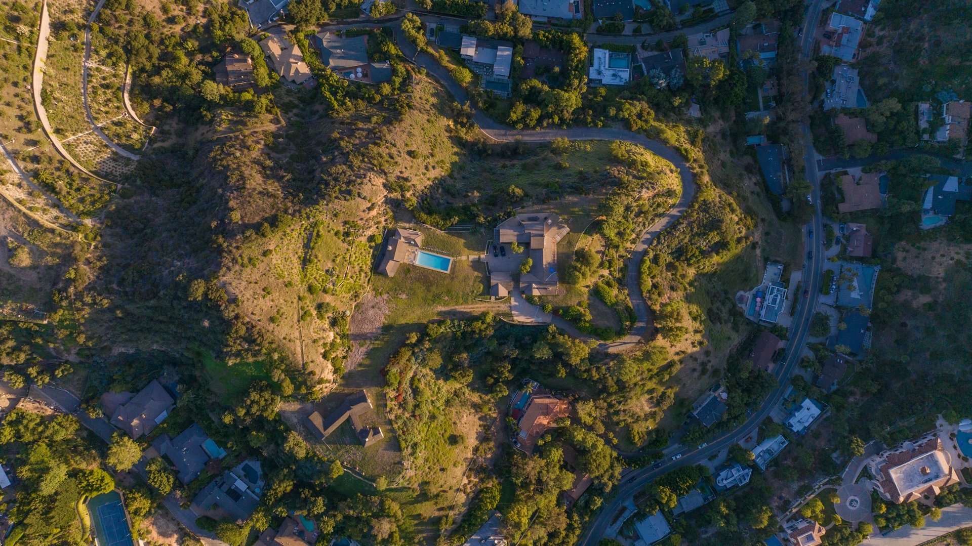 9501 Gloaming Dr