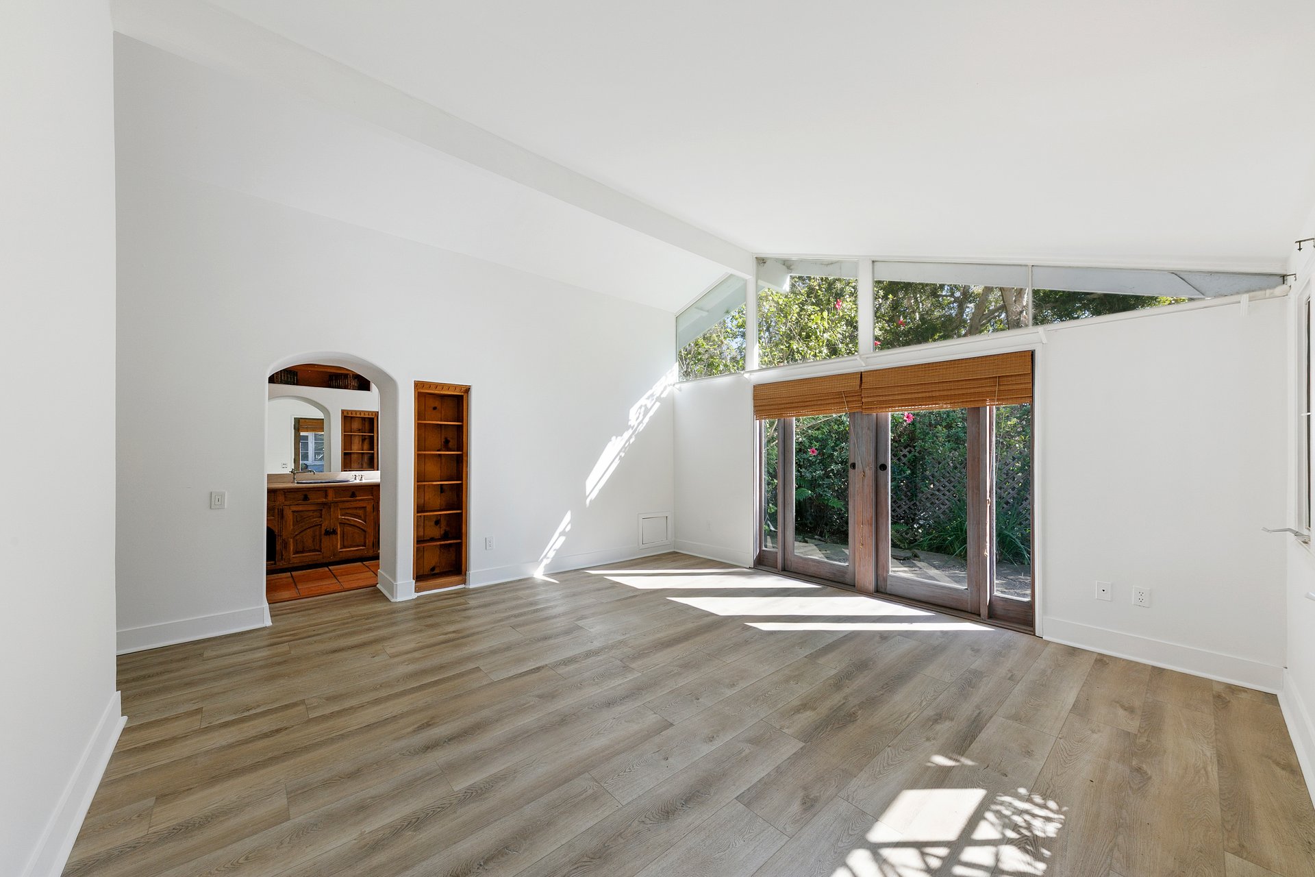 Spacious Malibu West Mid Century