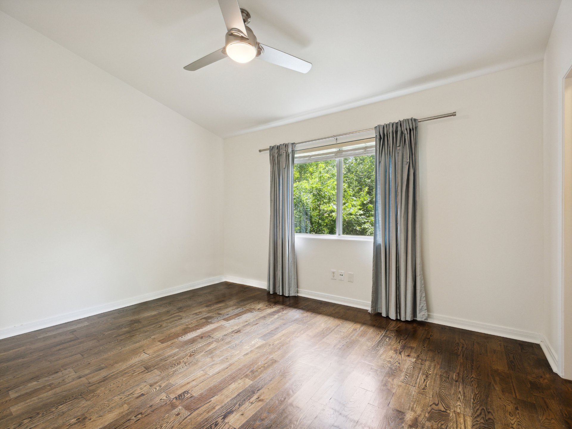 1503 W. 9th Street #204