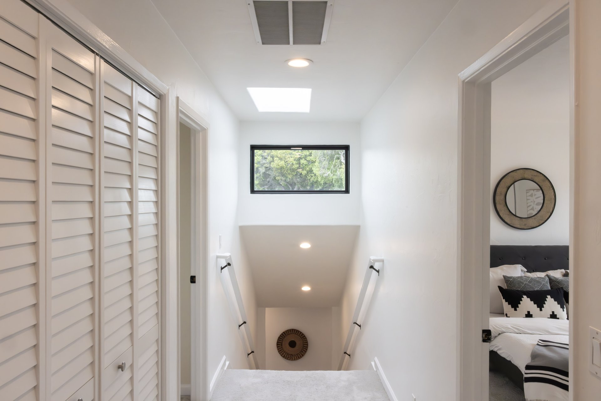 Monterey Sunbelt Living - 303 Del Robles Ave