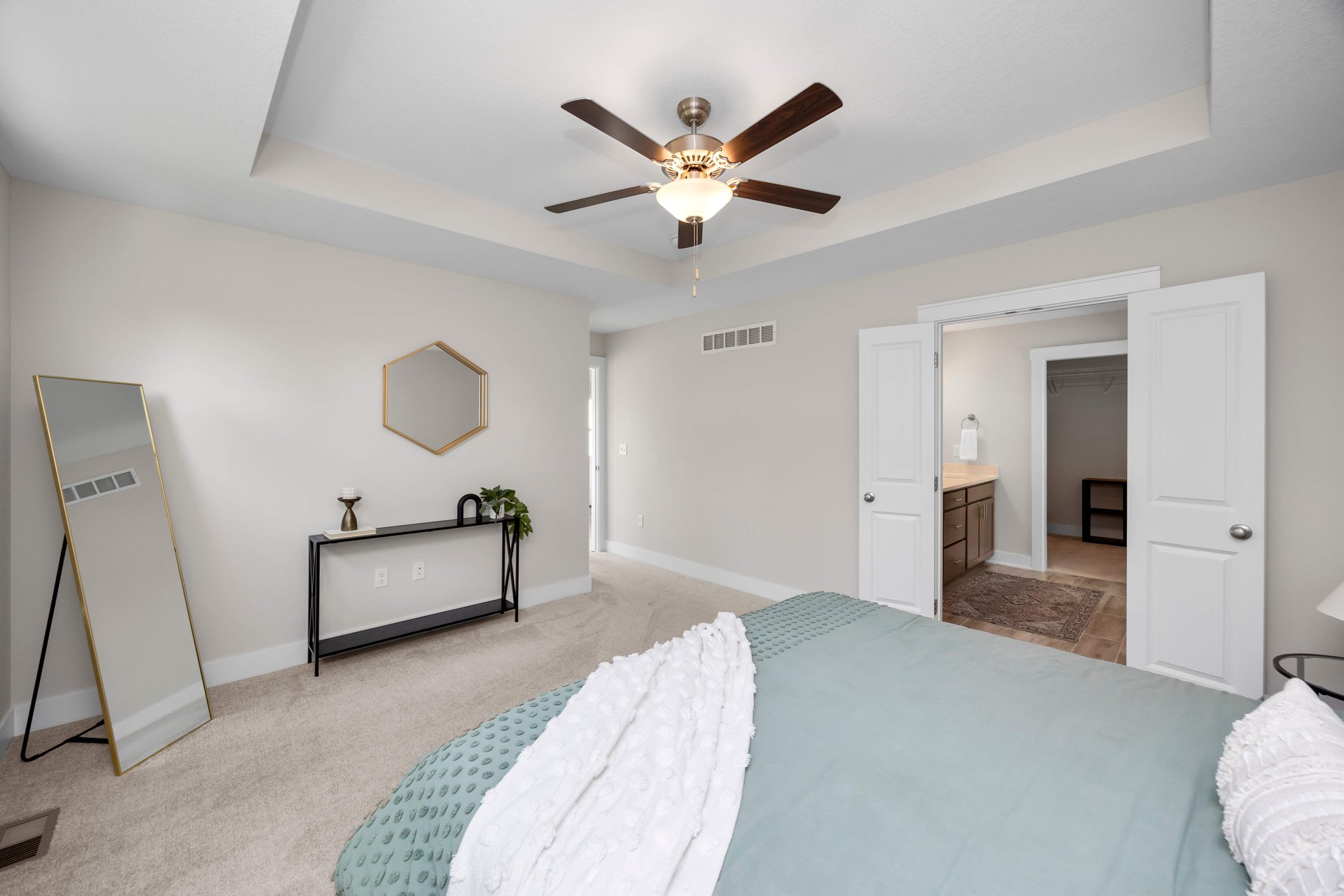 210 NW Georgetown Drive