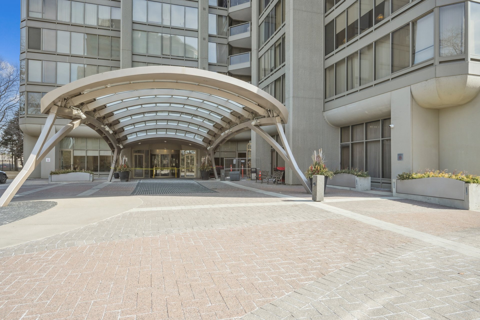 Lakeside Living at the Prestigious Palace Pier