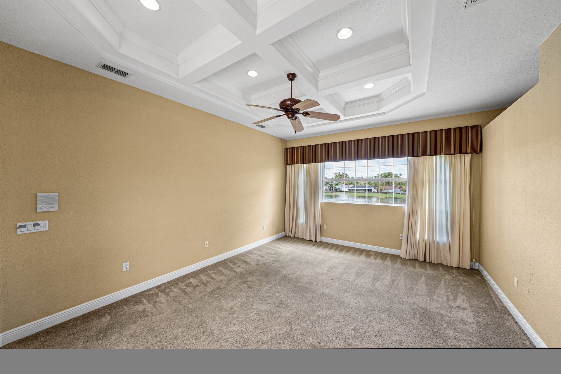 12231 WOODLANDS CIR