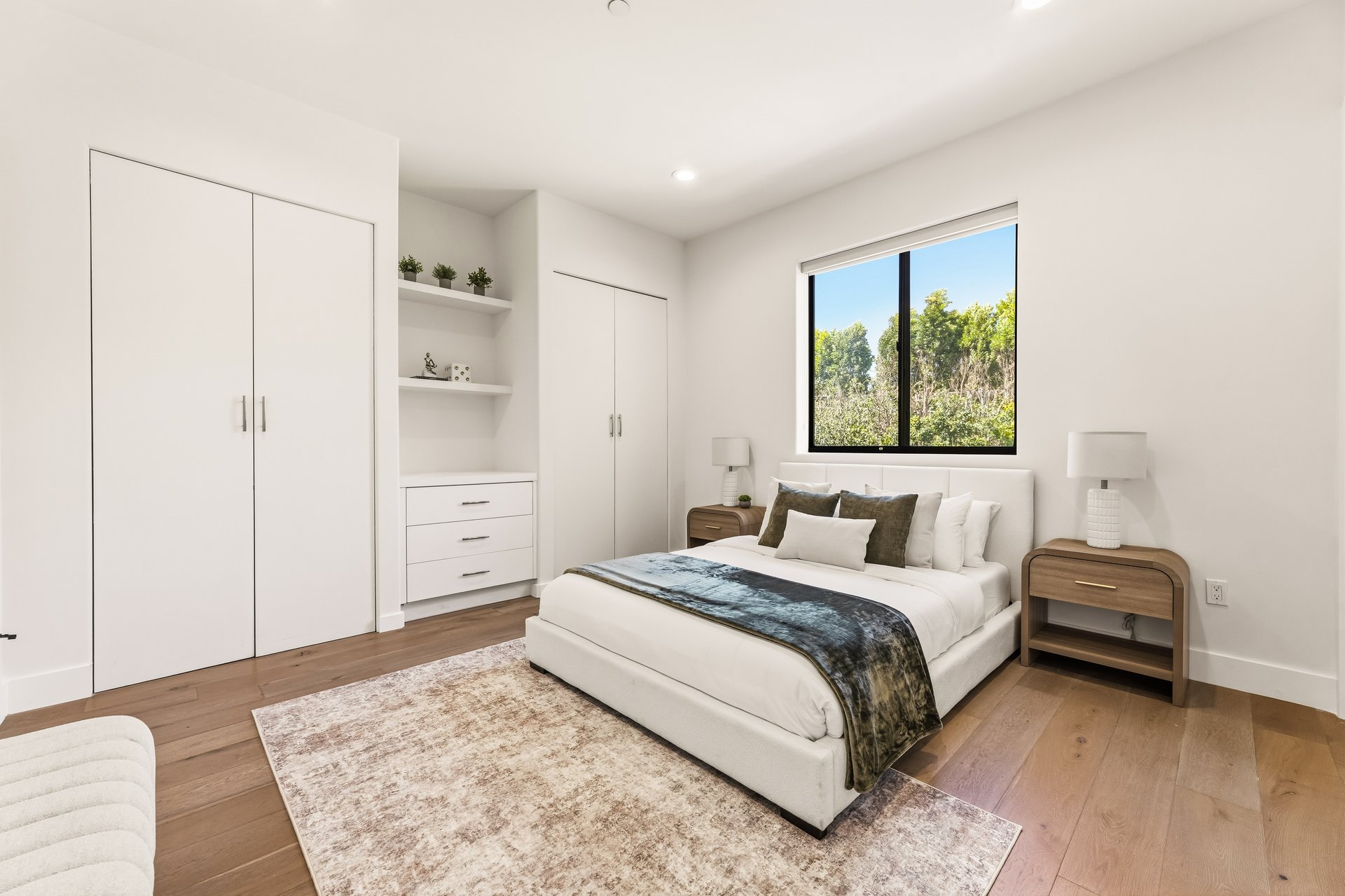 Hesperia Ave, 91316