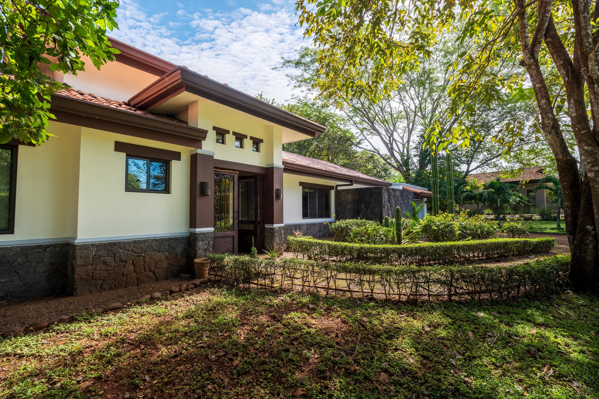 Casa Armonía | Elegant Spanish Colonial Retreat in Hacienda Pinilla