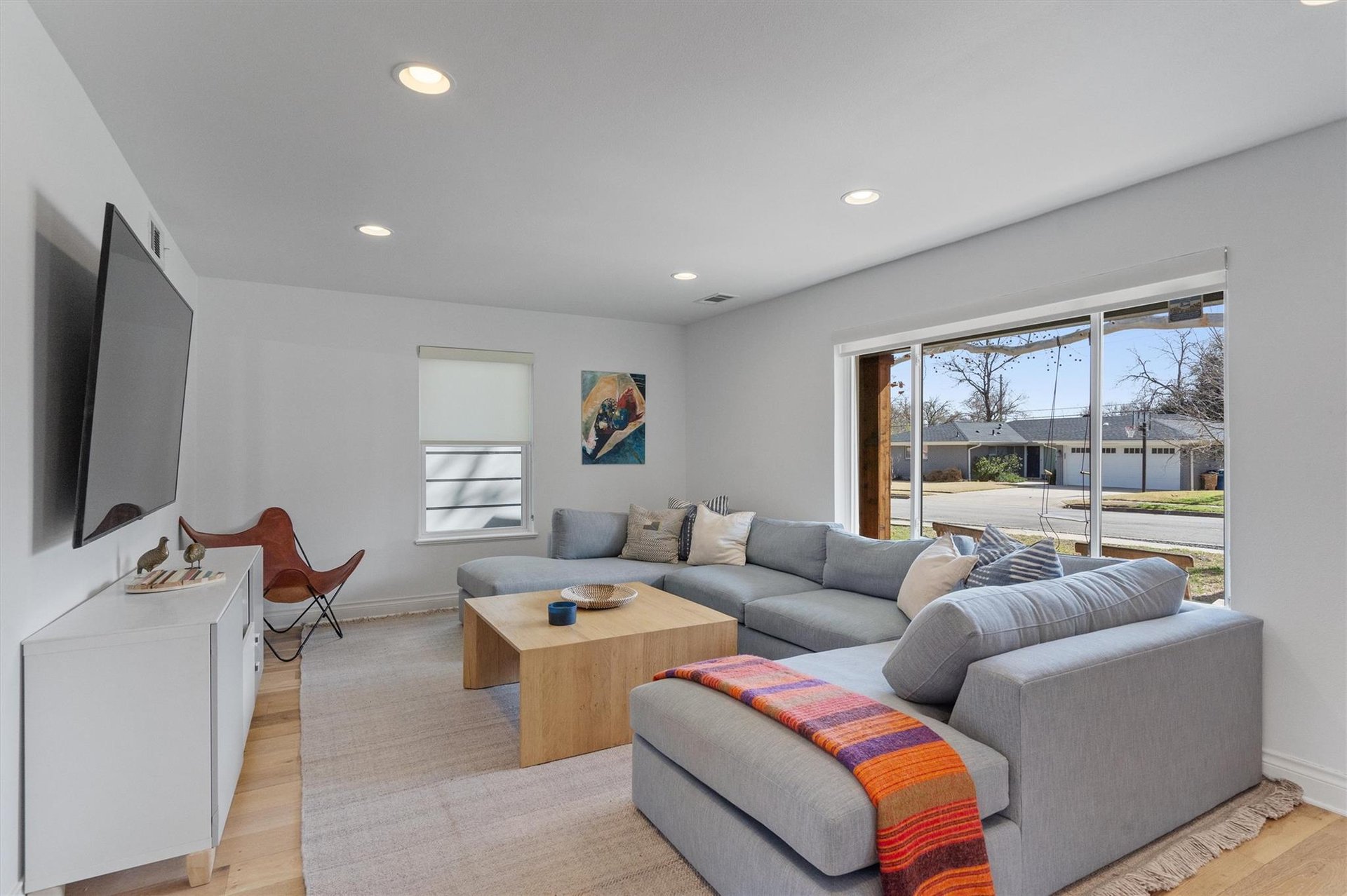 3106 Carlisle Dr