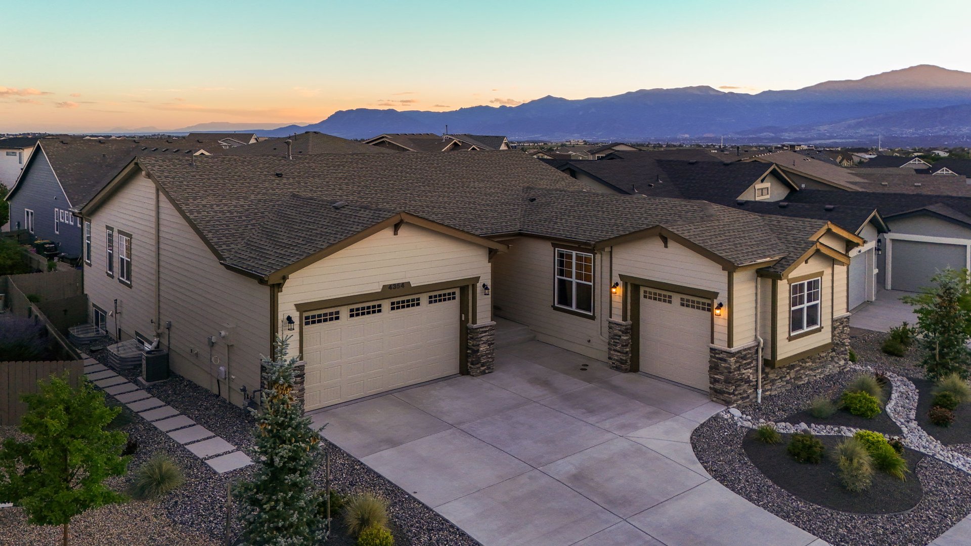 4354 Hanging Lake Circle