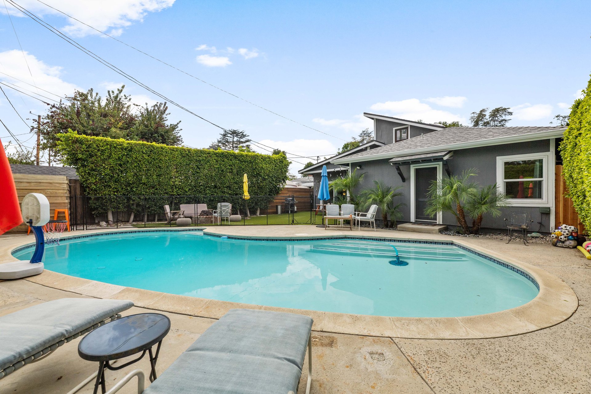 N Florence St, 91505