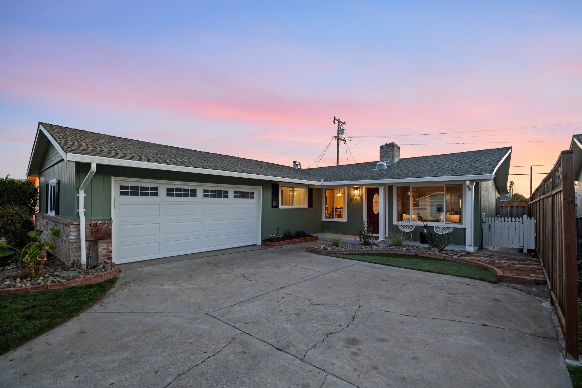 849 Selby LN
