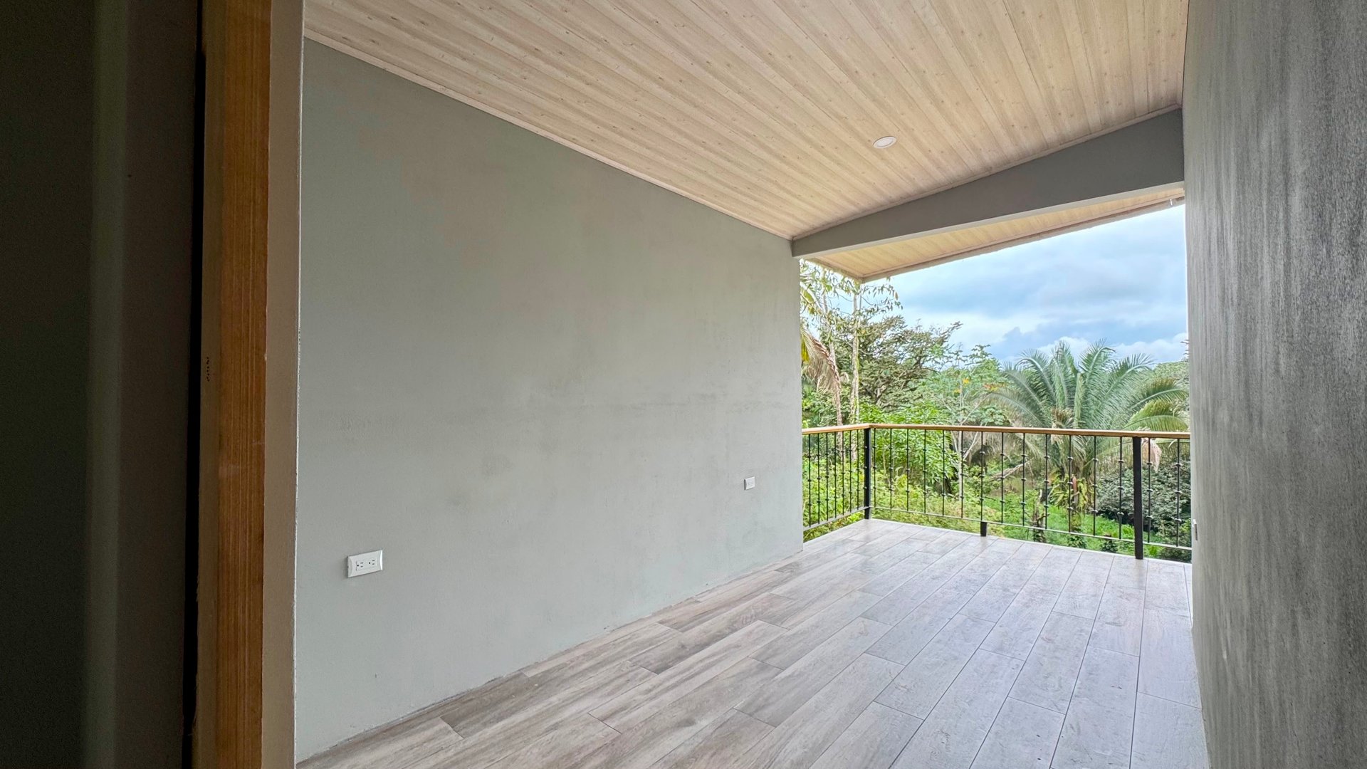 Investment Opportunity in Playa Hermosa – Fixer-Upper with Great Potential!