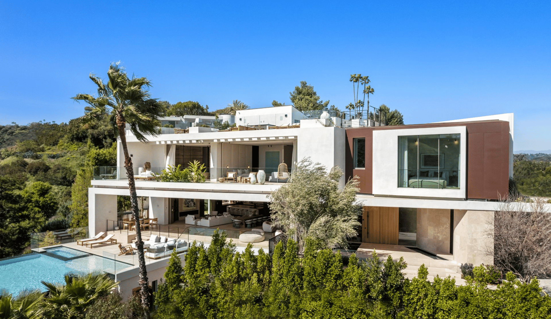 Travertine Renown, Stradella Road, 90077