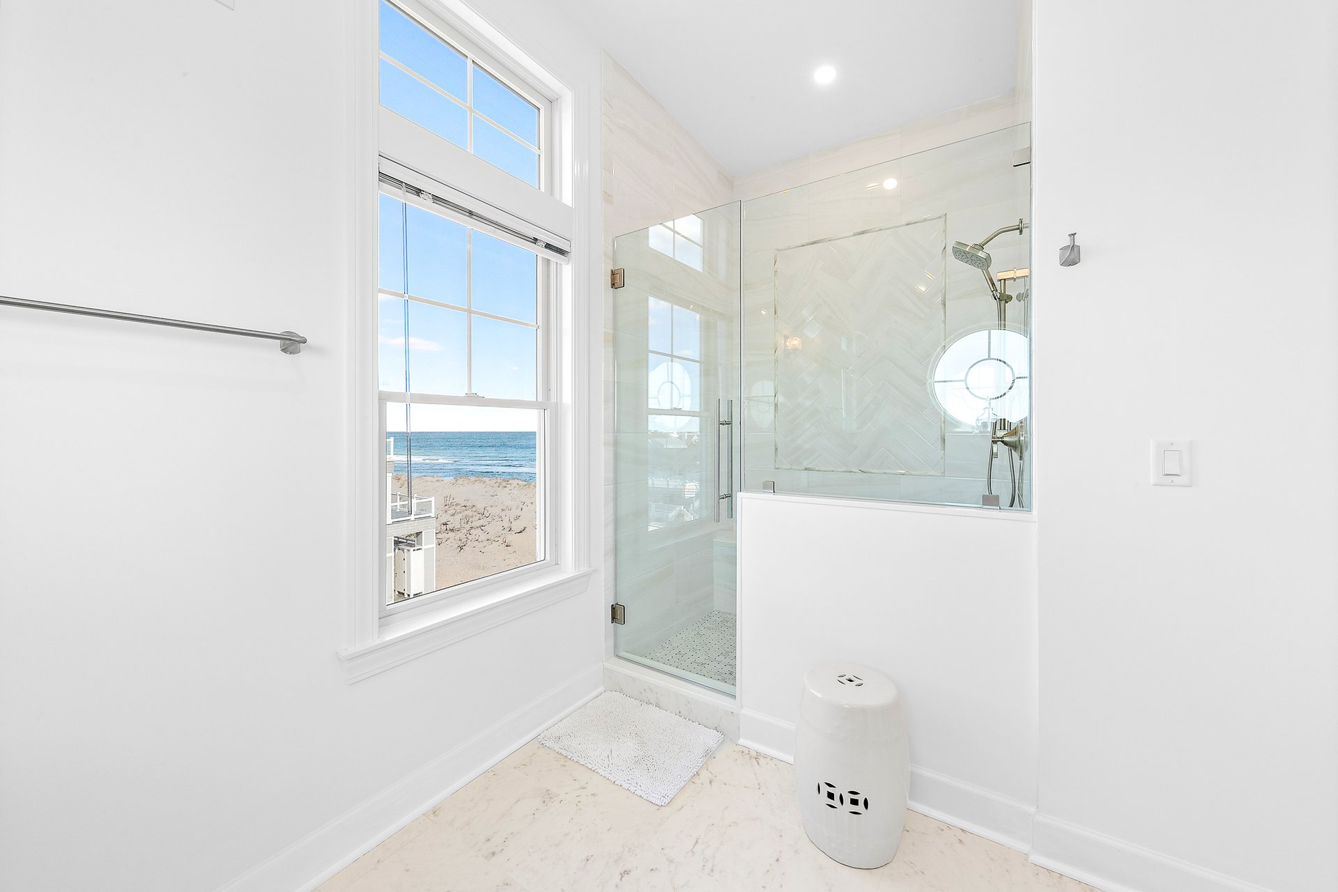 4901 S Long Beach Blvd - Pet Friendly