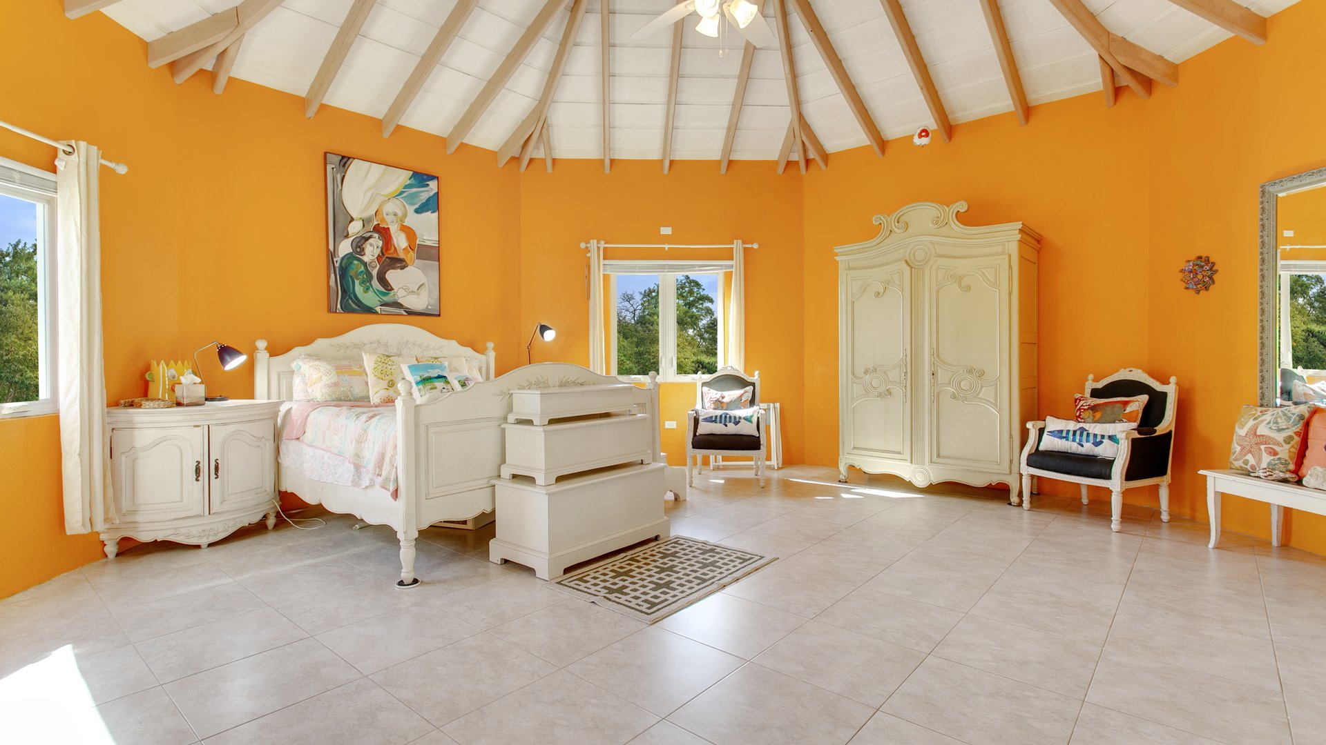 Octagon Villa West End
