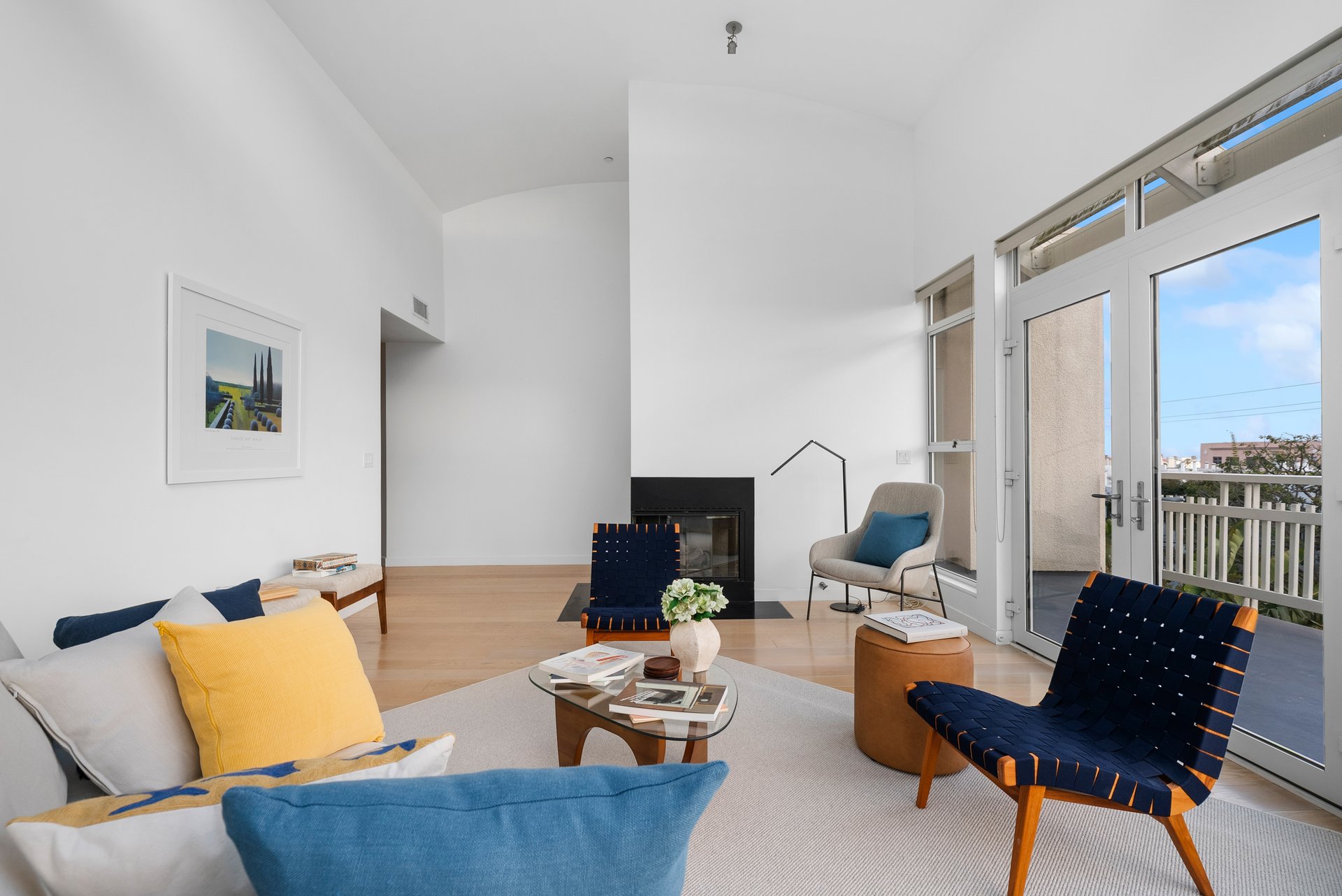2913 3rd St Unit: 304, Santa Monica 