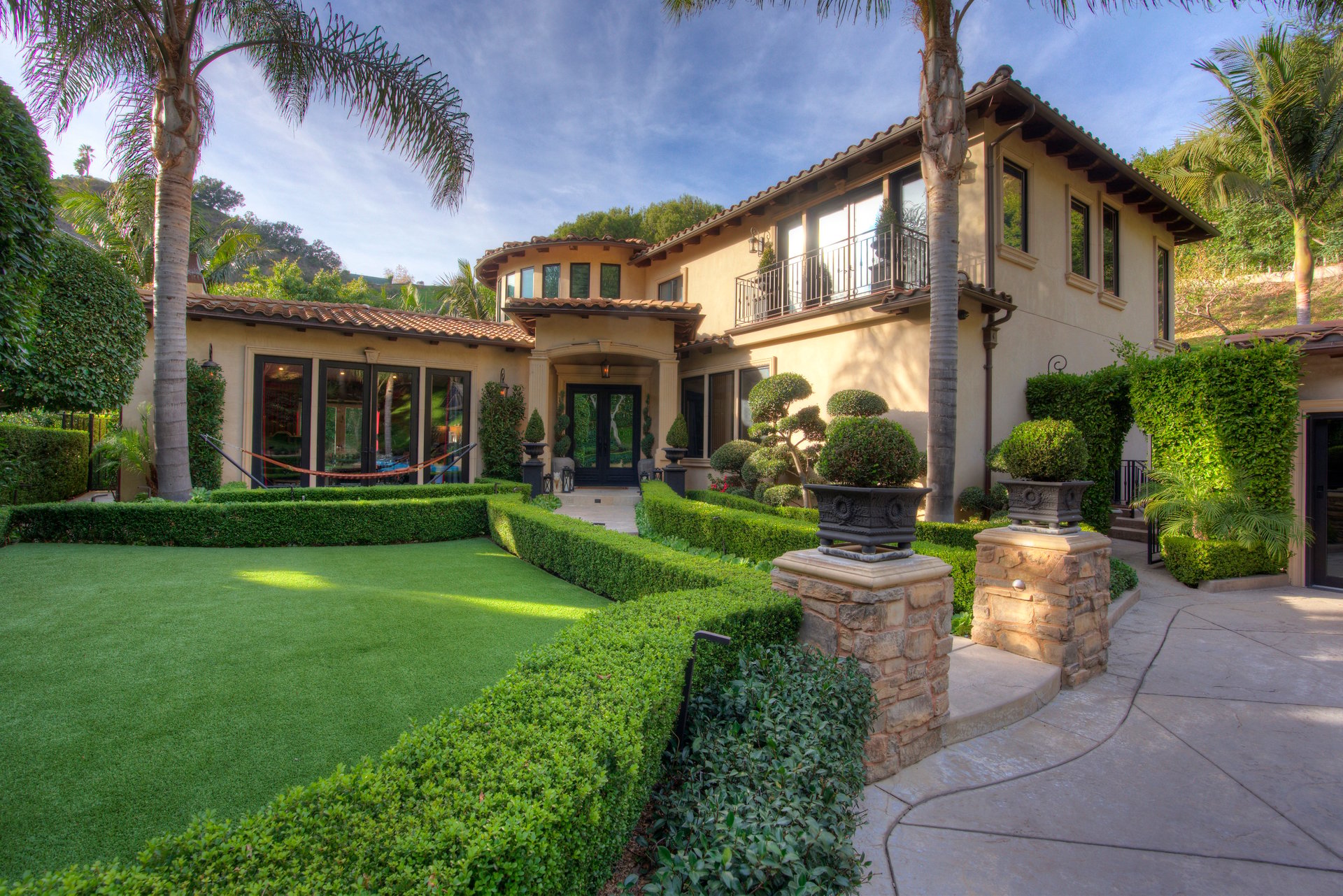 1642 San Ysidro Dr