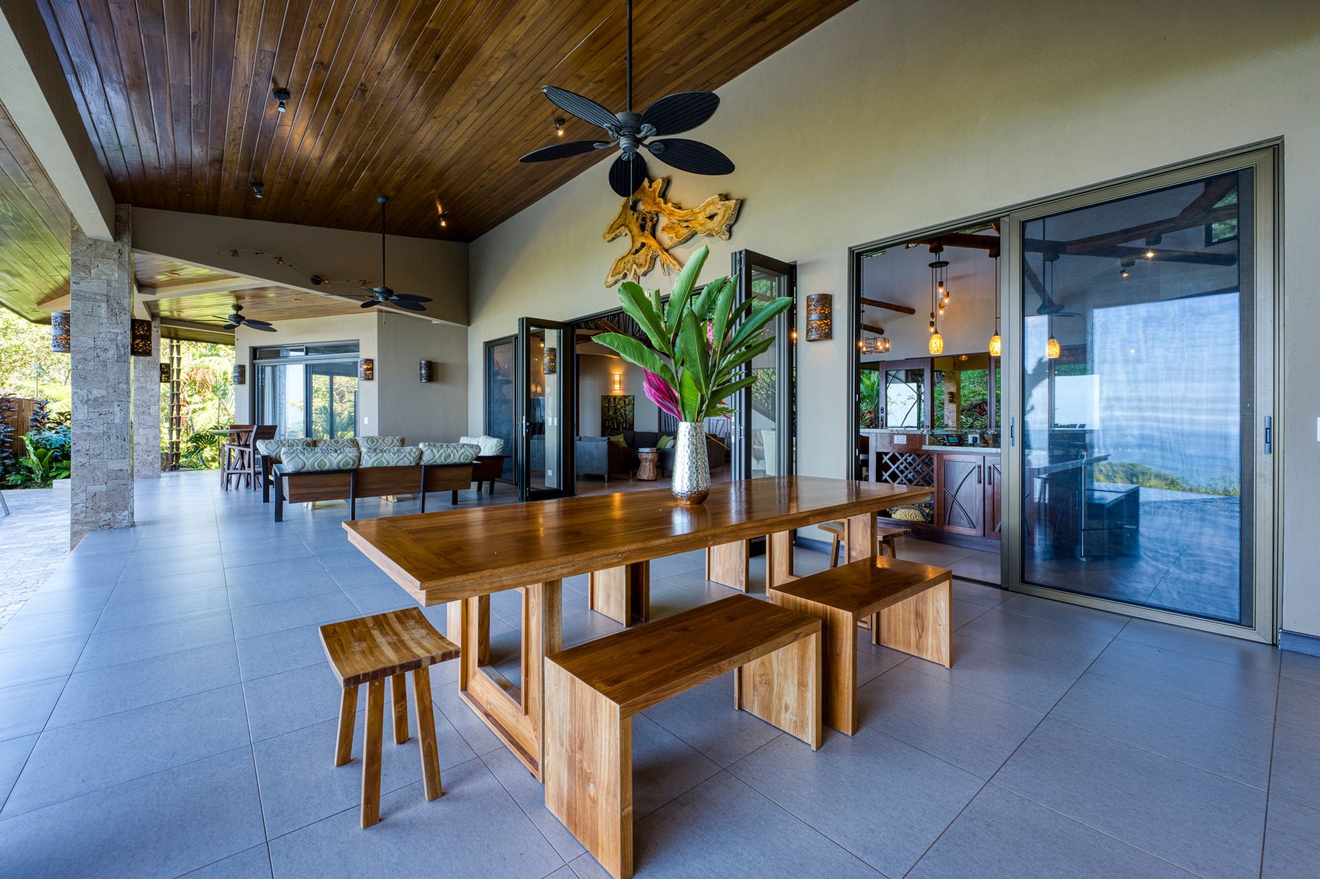 Casa Bambú – LUXURY 5 BEDROOM ESTATE WITH EXCEPTIONAL OCEAN VIEWS