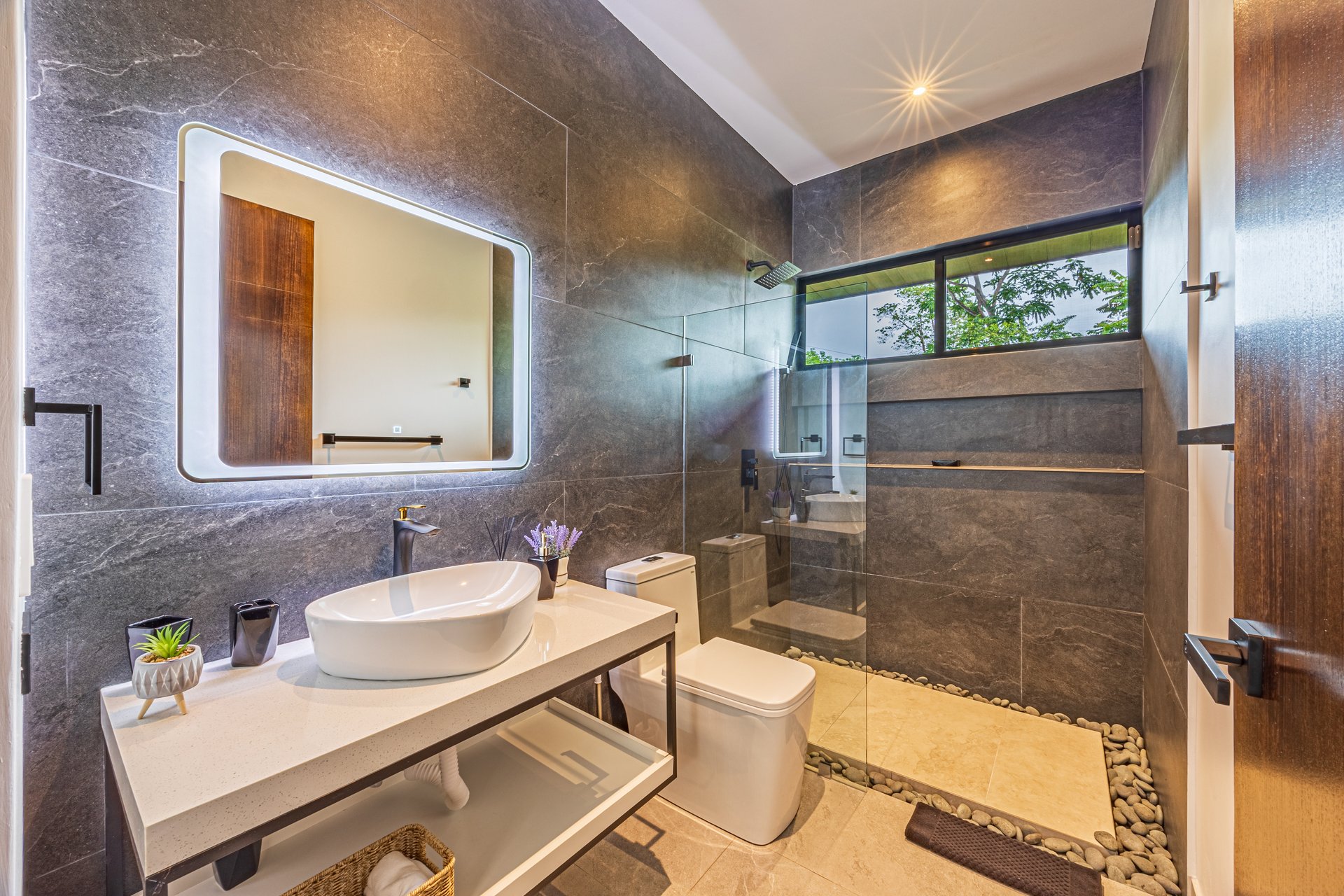 Tropica House a Luxurious Oasis in the Heart of Uvita!