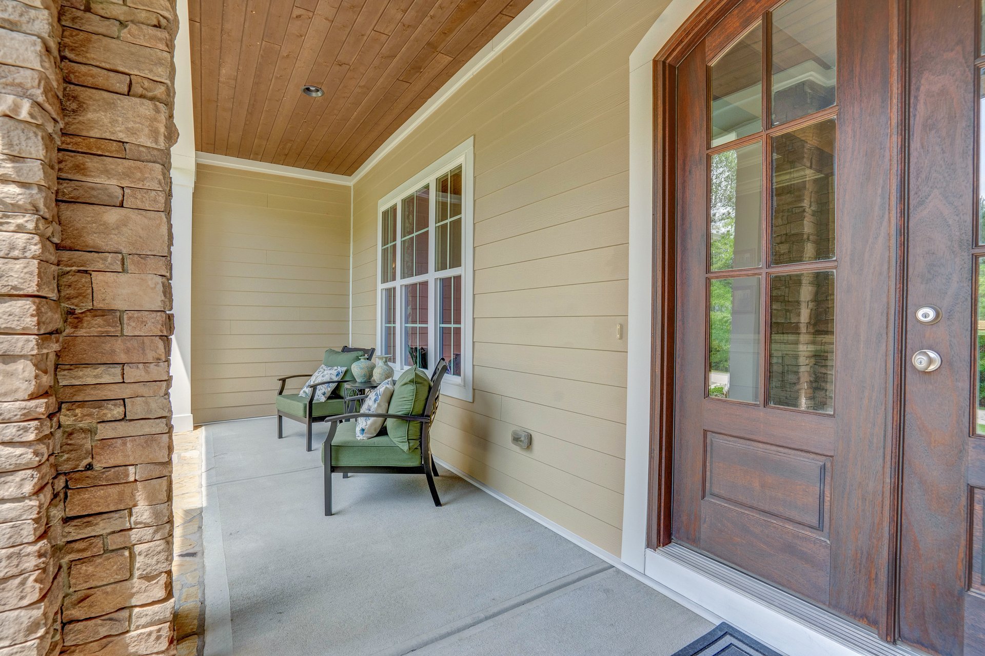 216 Colonial Ridge Drive