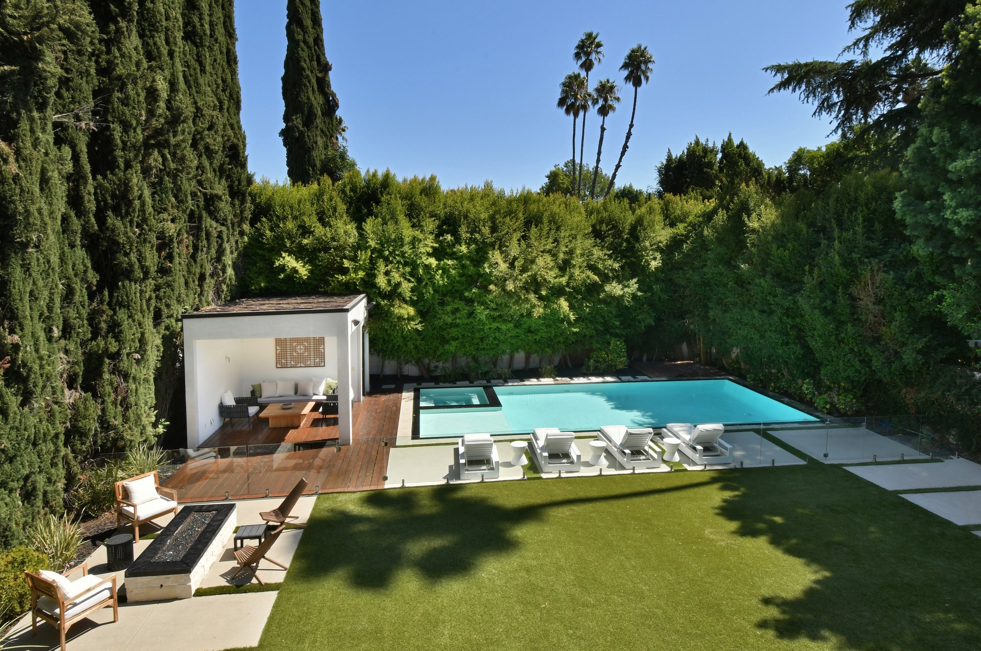 4544 Woodley Ave